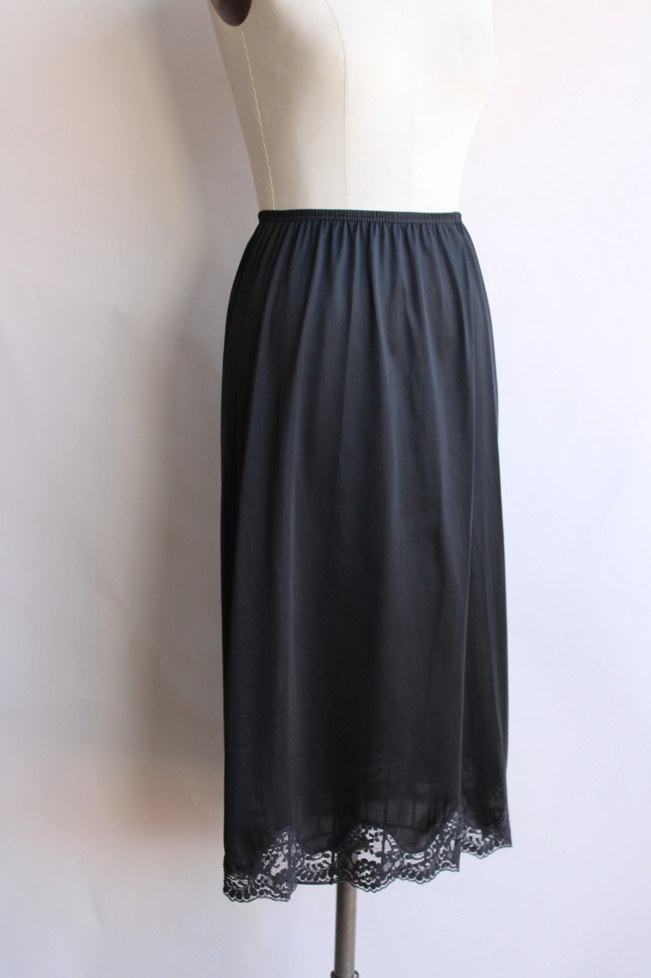 50s/60s Black Nylon Half Slip With Lace Trim And Side Slit - Image 6