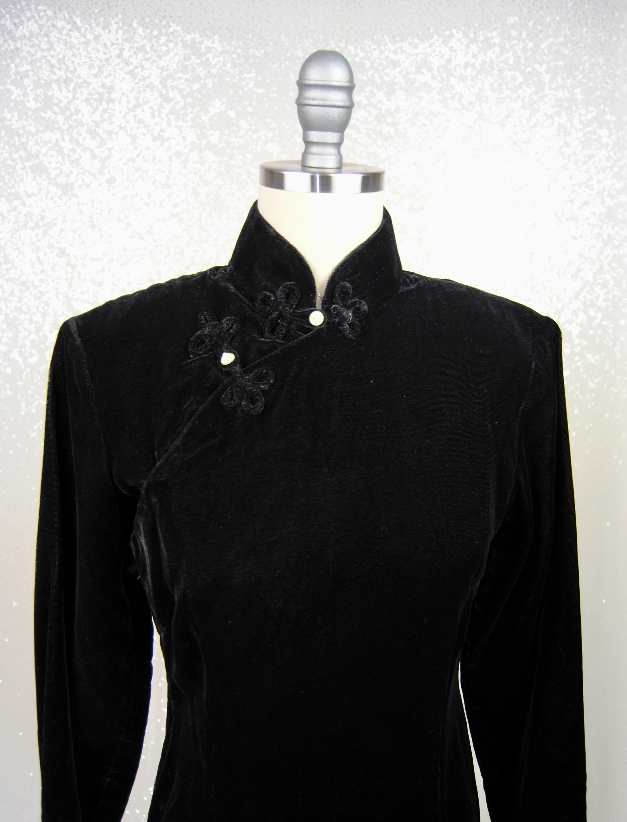 50s/60s Black Velvet Dress With Mandarin Collar - Image 10