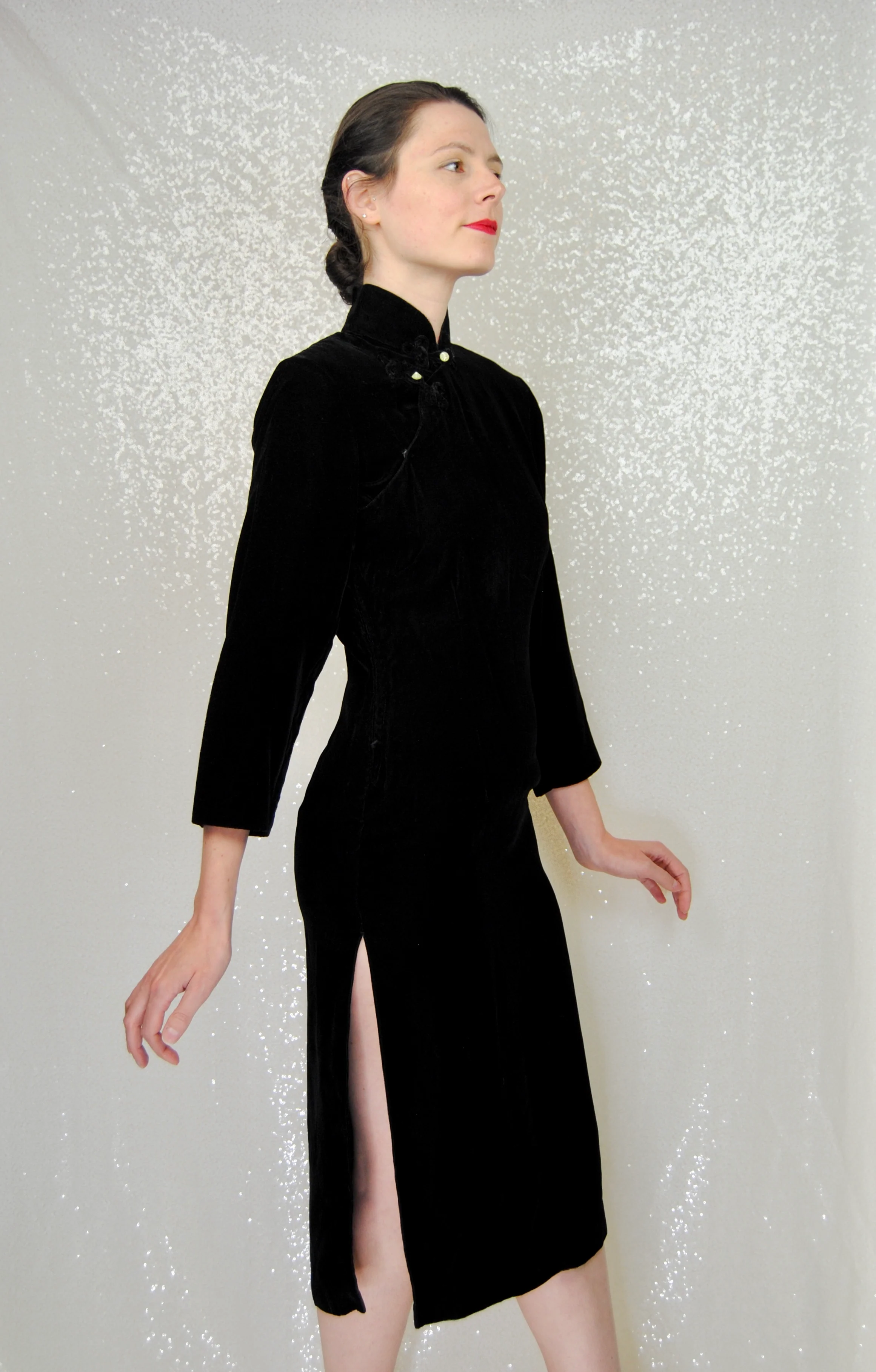 50s/60s Black Velvet Dress With Mandarin Collar - Image 3