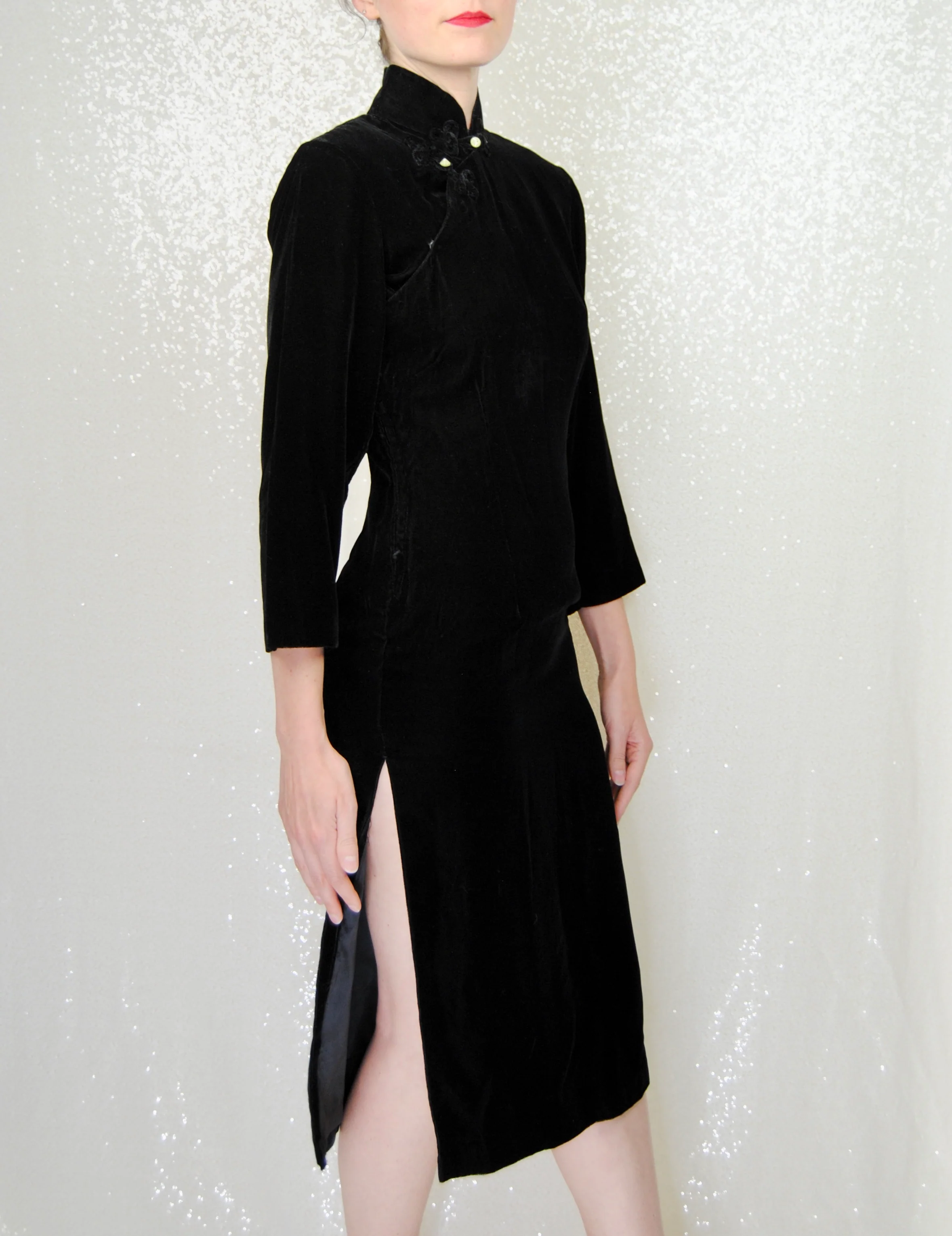 50s/60s Black Velvet Dress With Mandarin Collar - Image 5