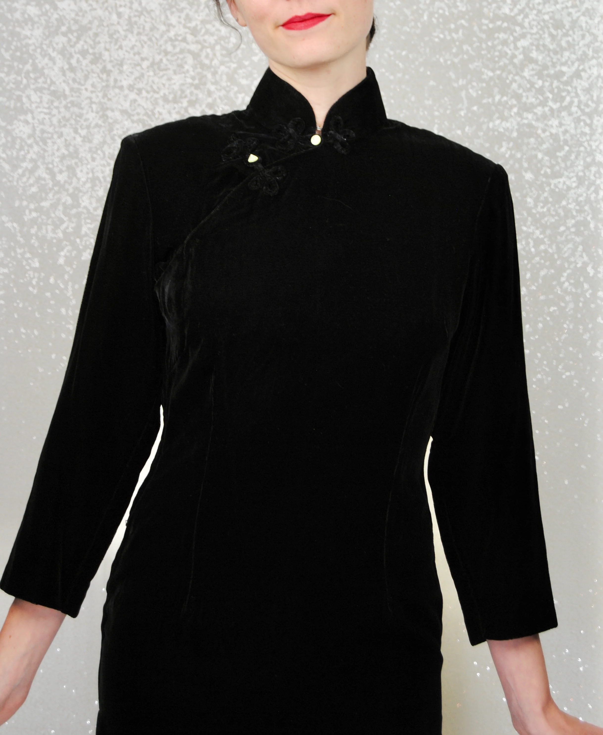 50s/60s Black Velvet Dress With Mandarin Collar - Image 7