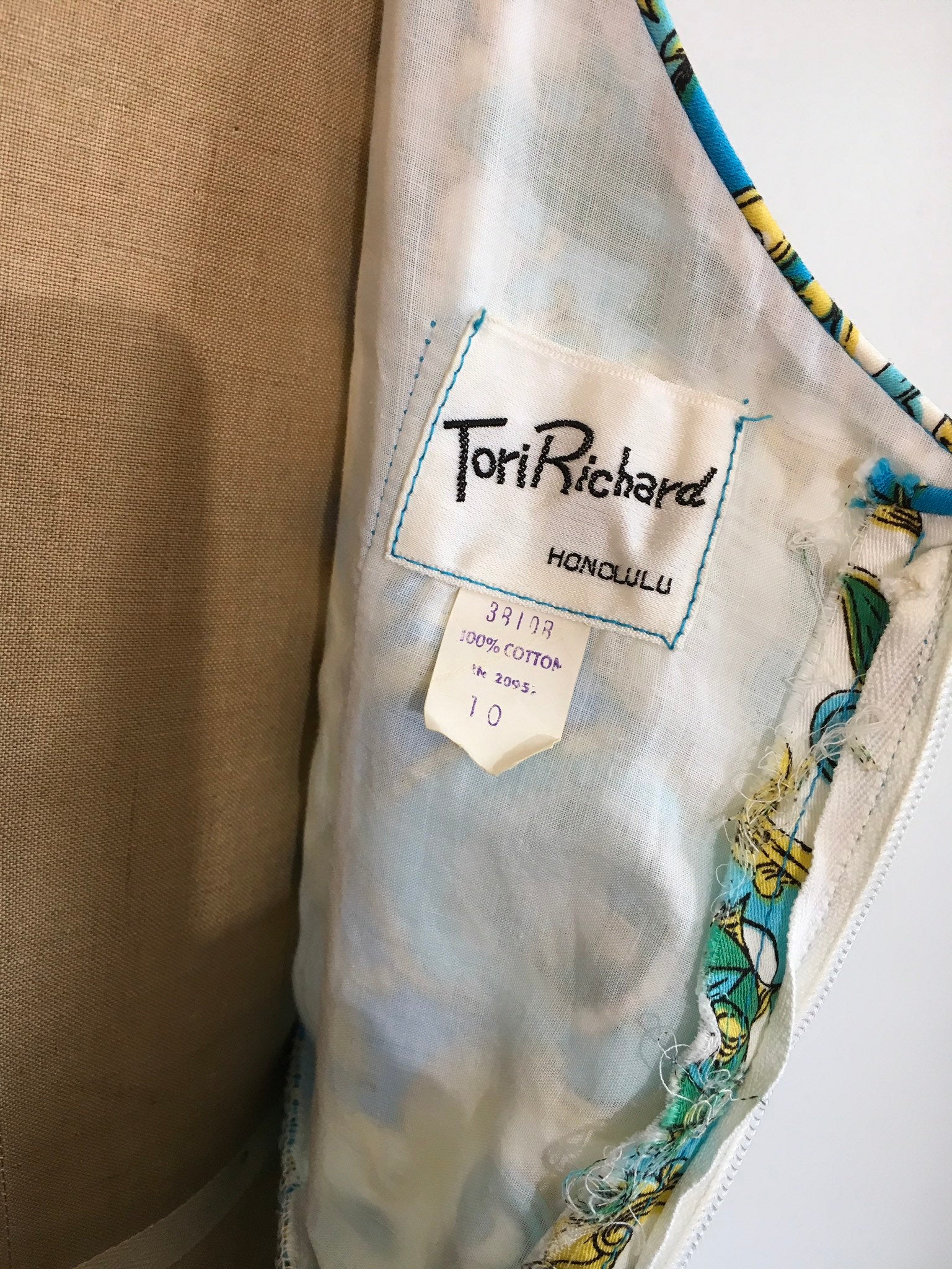 50's/60's Blue Floral Hawaiian Border Print Dress by Tori Richards - Image 7