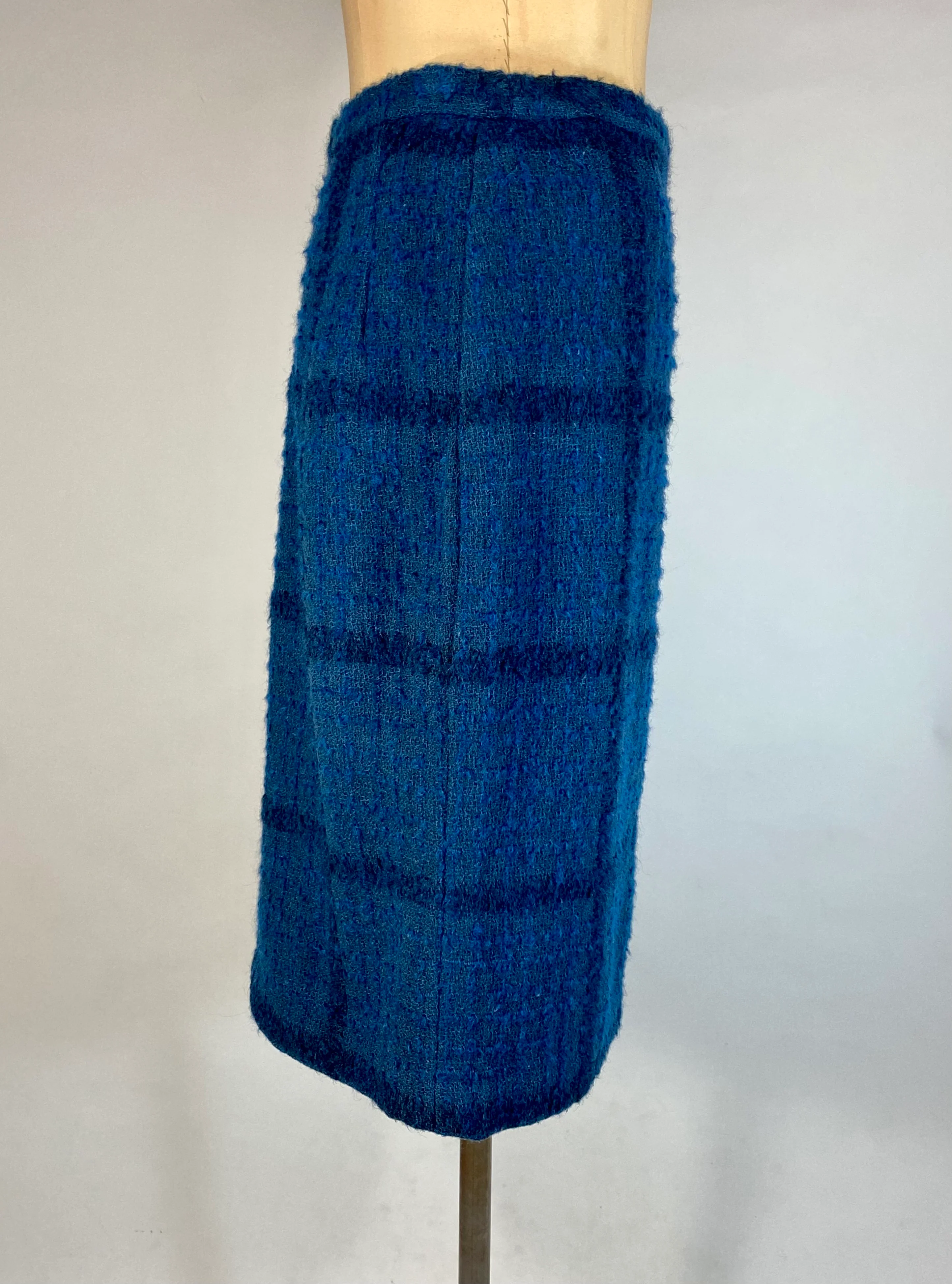 50s/60s Blue Tones Bouclé Wool High Waist Pencil Skirt - Image 7