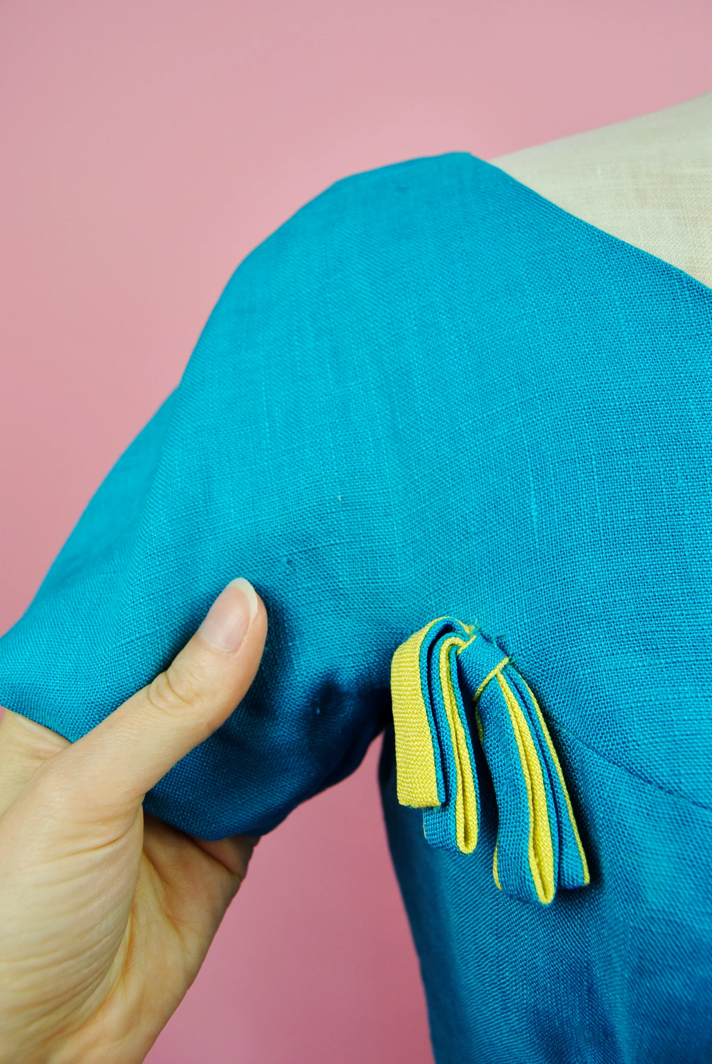 50s/60s Bright Blue Linen Dress With Chartruese Details By Anne Fogarty - Image 15