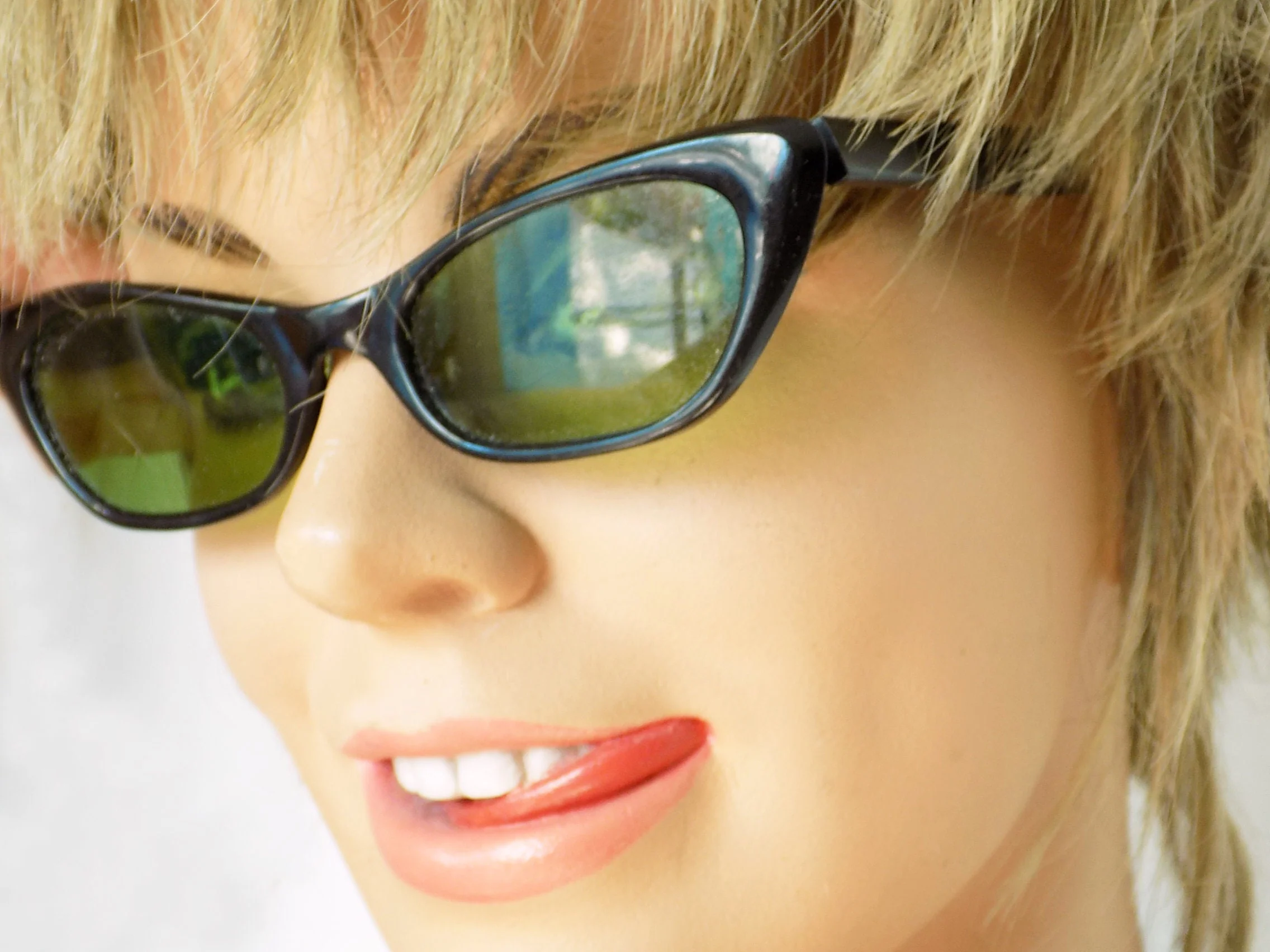 50s-60s Cat-Eye Italian Sunglasses One Arm Is Not Original and Needs Screw Prop Green Lenses Mod Rock N Roll Beatnik - Image 3
