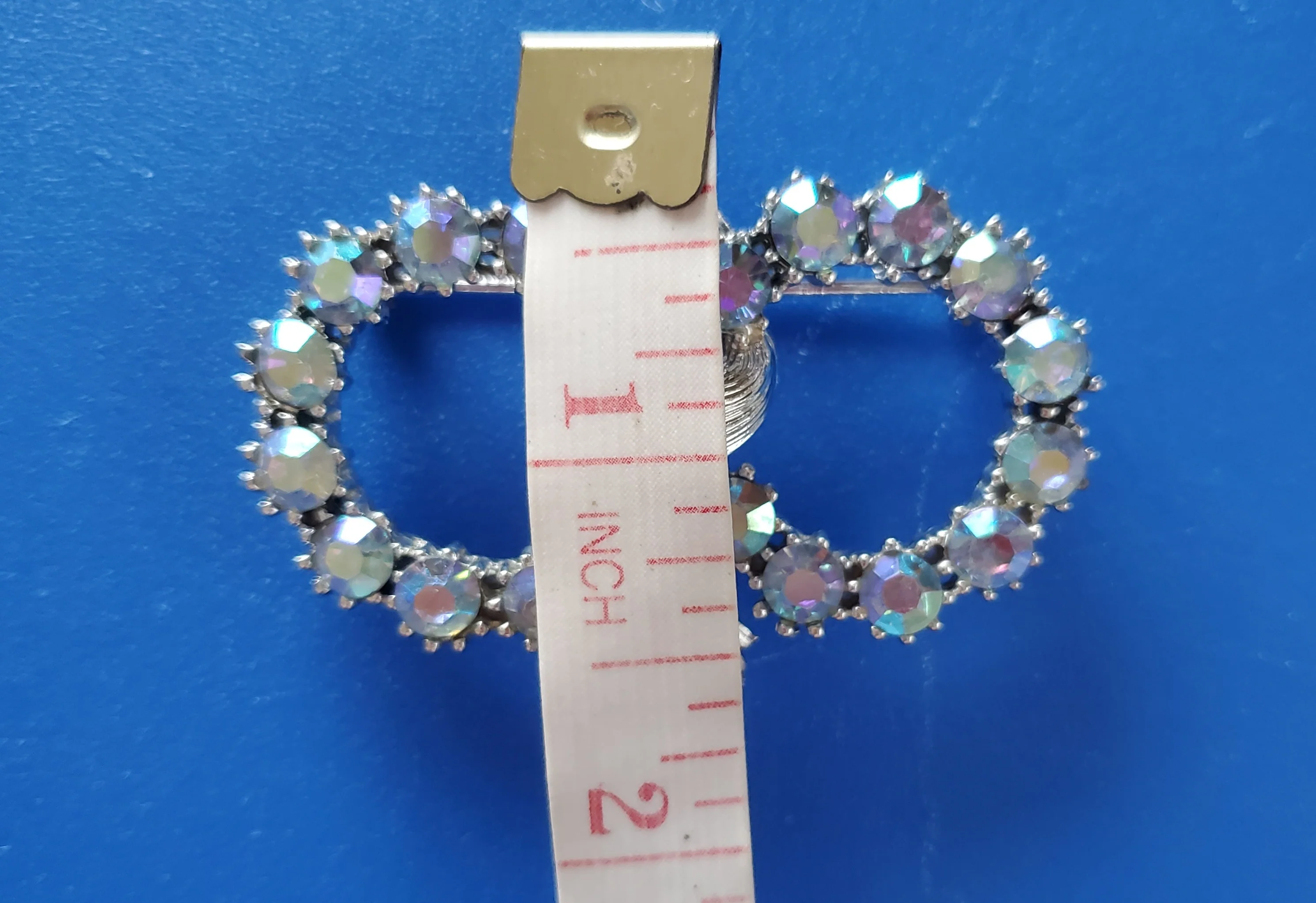 50s/60s Circle Ribbon Pin With Aurora Borealis Rhinestones By Coro - Image 6