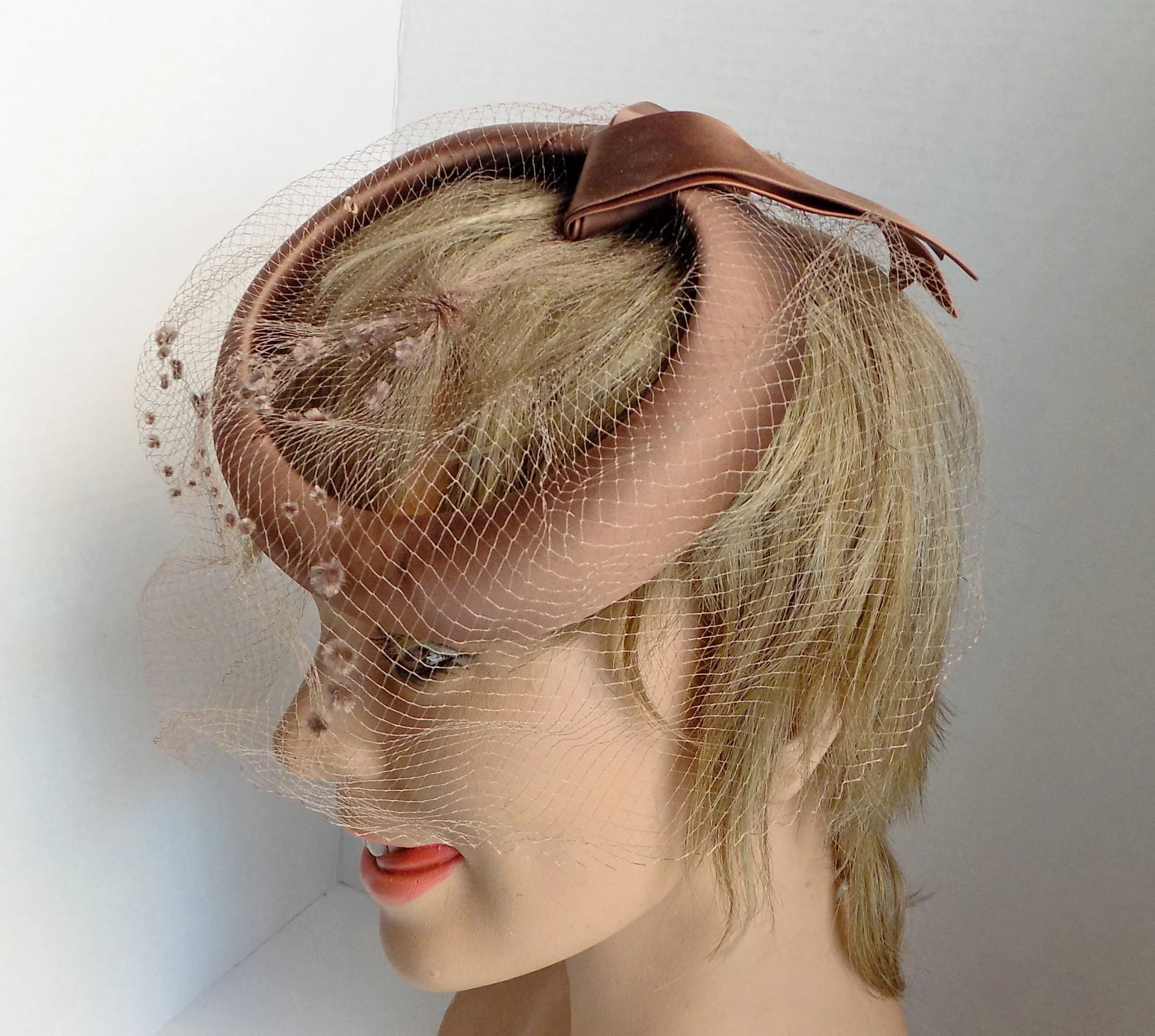 50s-60s Copper Tone Satin Ring Hat with Veil Designer Harriman San Francisco Made In The Usa Wedding by Harriman - Image 3