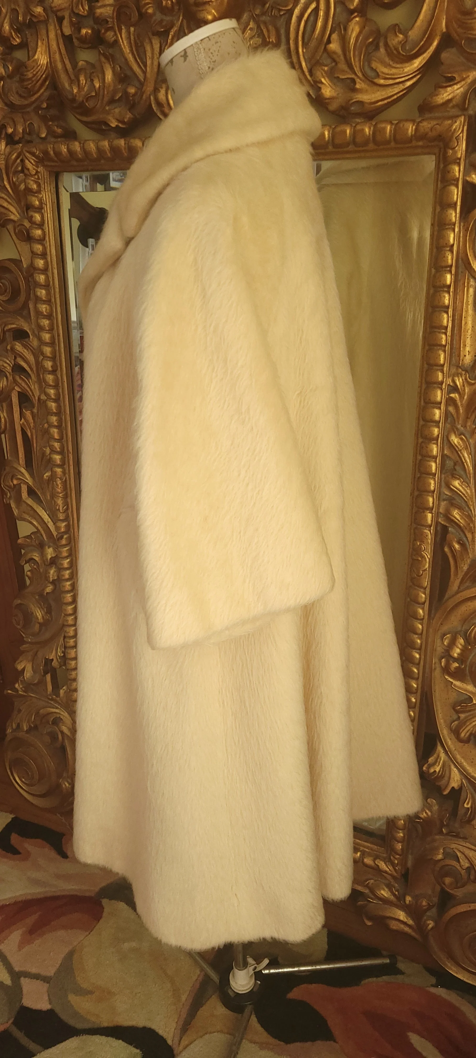 50s/60s Creamy White Mohair Swing Coat By Lilli Ann - Image 4