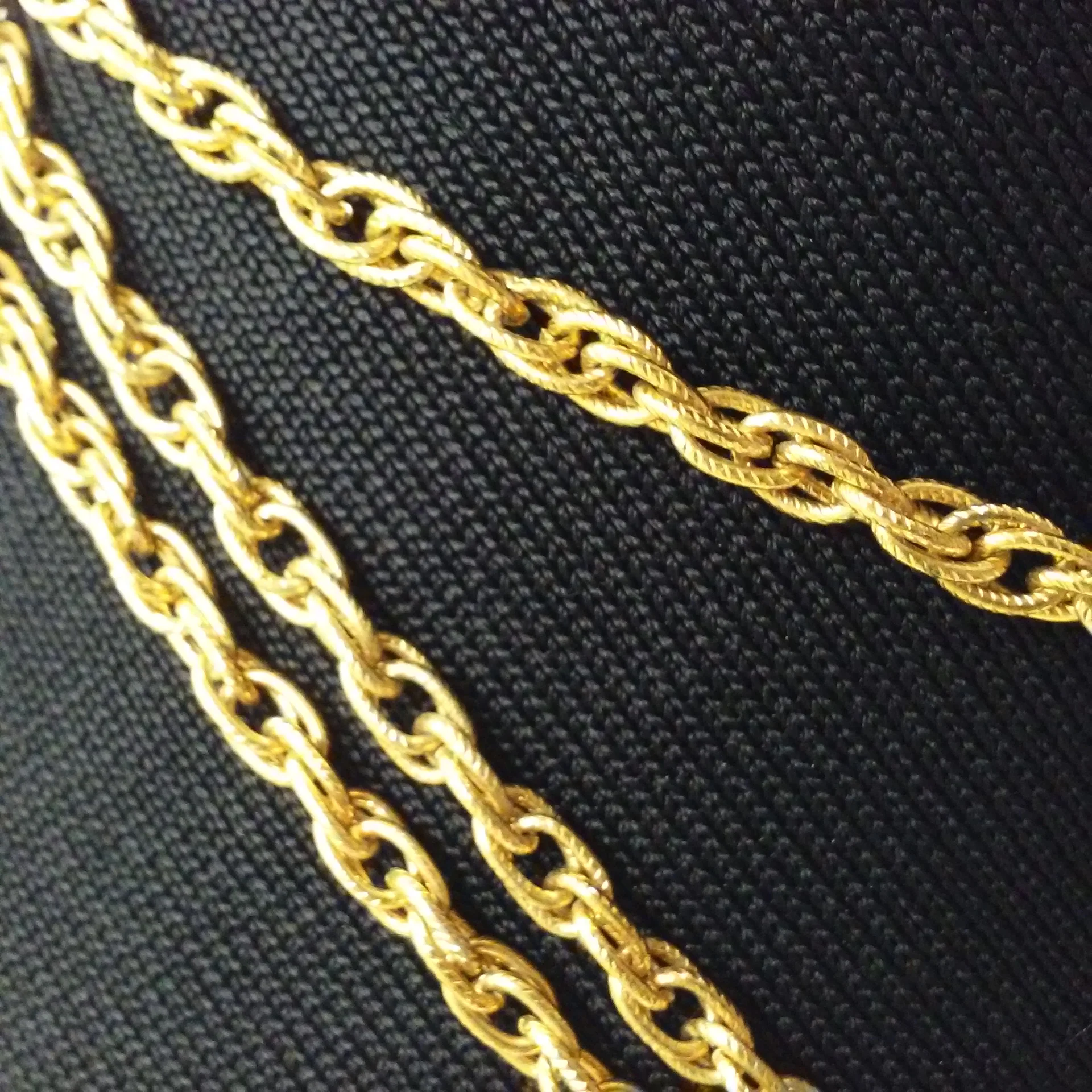 50s/60s Etched Textured Chain Links Necklace 3-strand By Crown Trifari 3-Strand Chain - Image 6