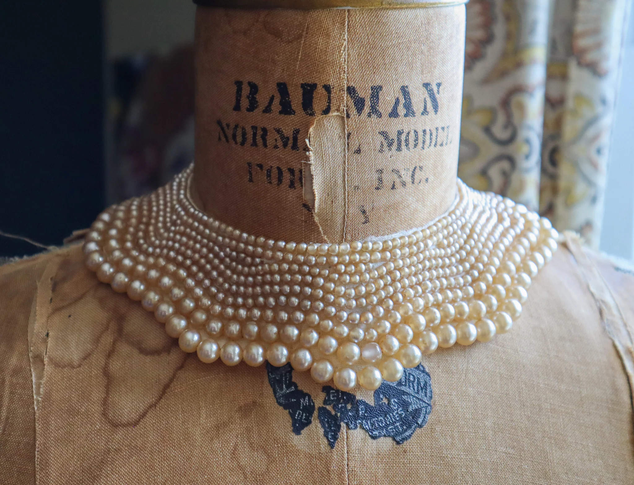 50s/60s Faux Pearl Collar Necklace By Top Fashions - Image 4