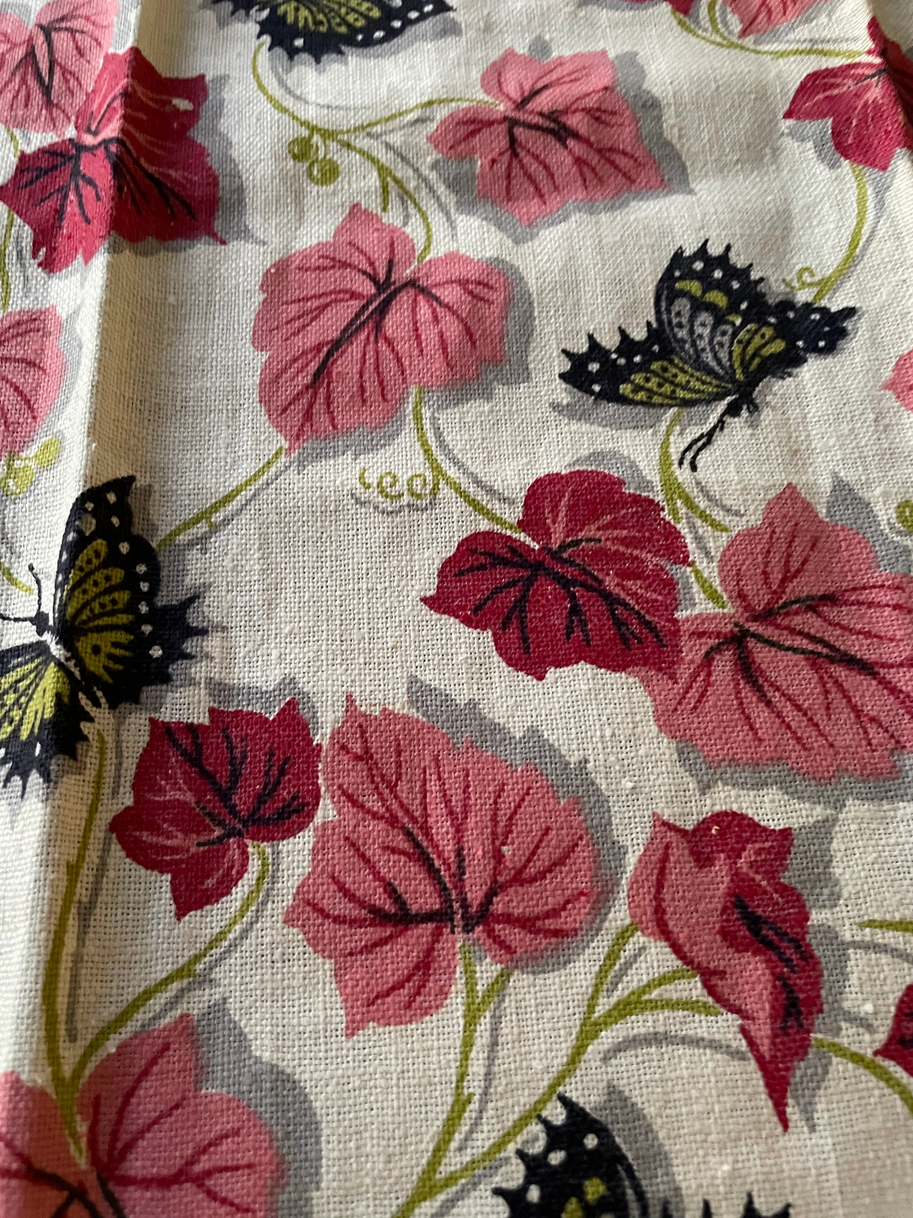 50s/60s Floral Butterfly Dining Room Table Runner Burgundy - Image 4