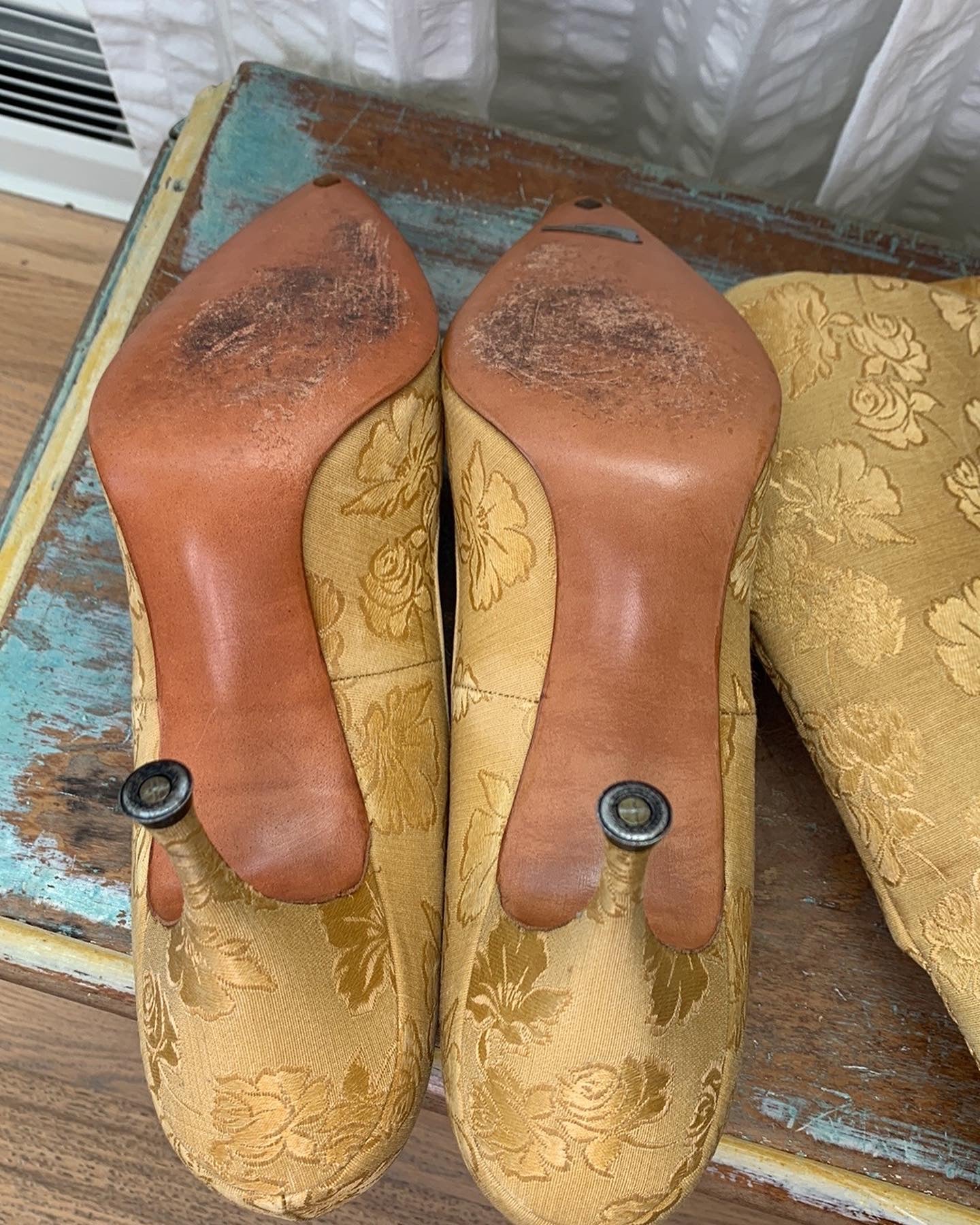 50s/60s Gold Damask Stiletto Heels And Clutch Purse By Quality Craft - Image 3