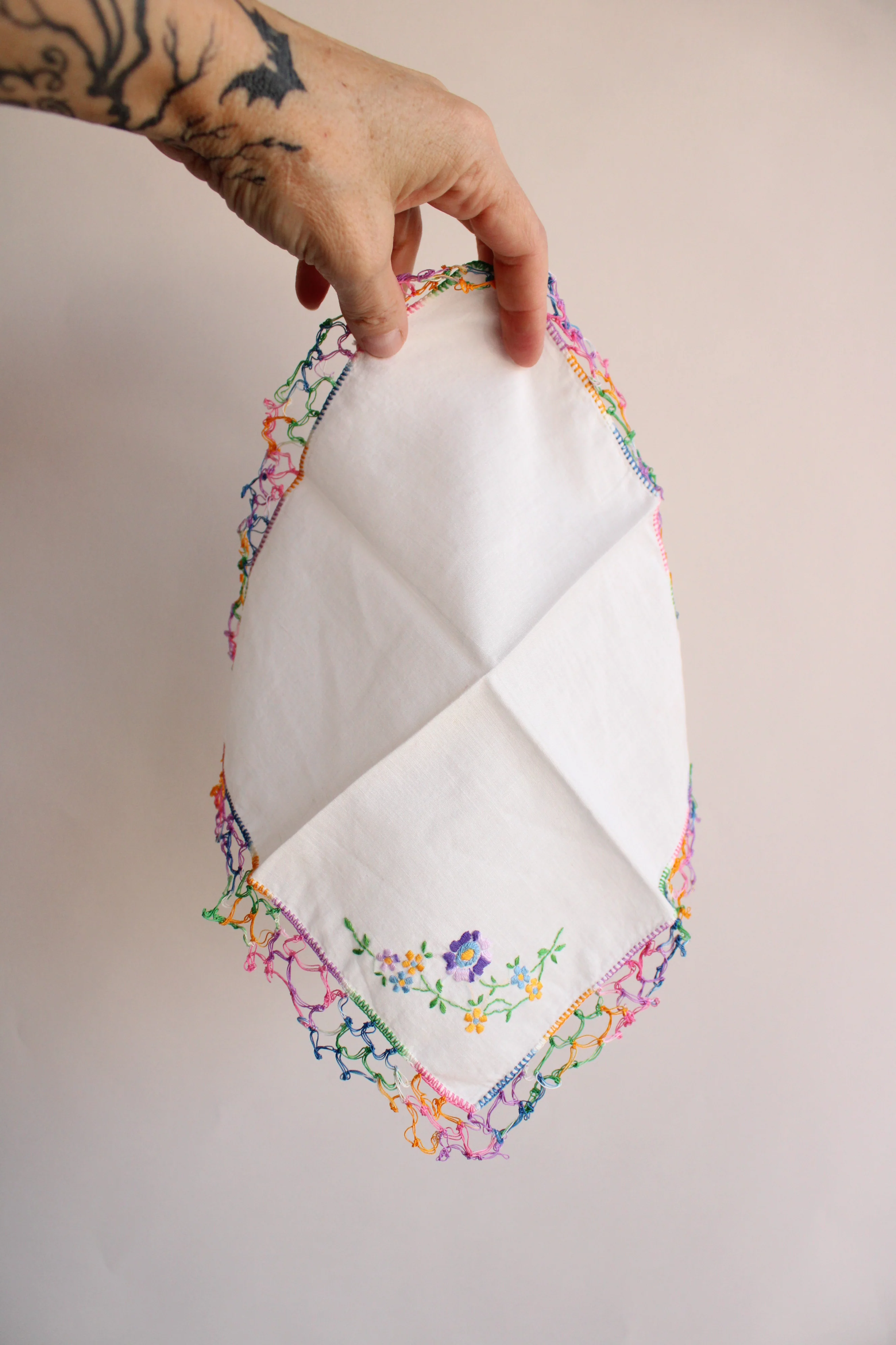 50s/60s Handkerchief With Rainbow Crochet Trim - Image 12