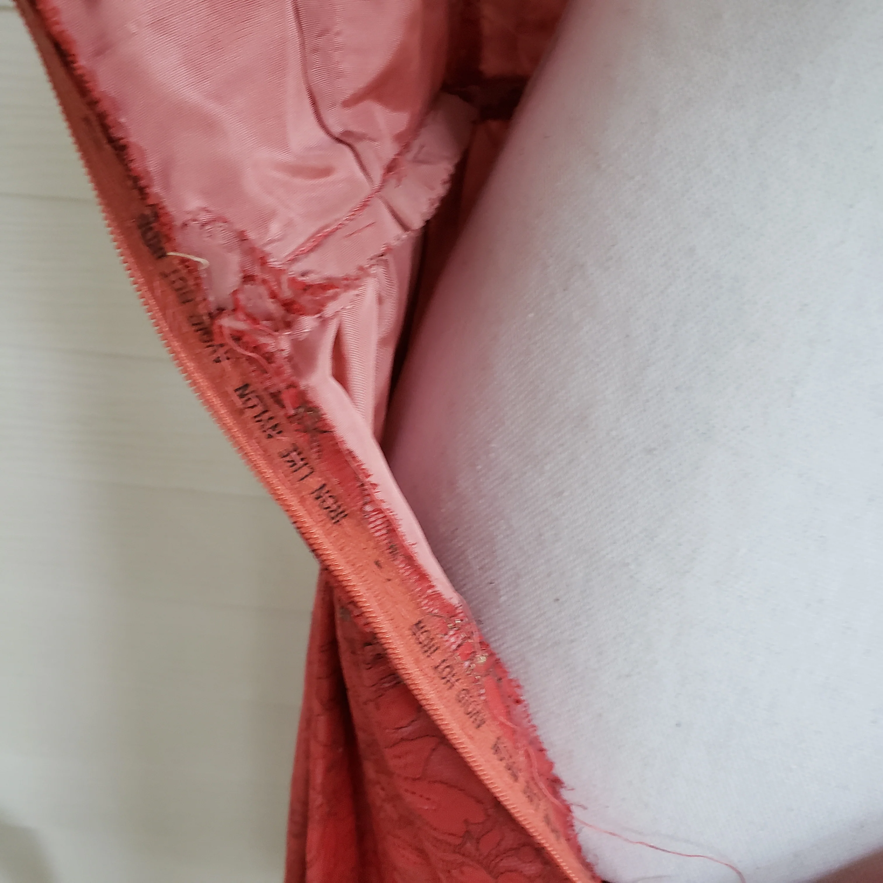 50s/60s Handmade Lace Over Satin Party Dress - Image 11