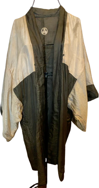 50s/60s Handpainted Silk Robe Beautiful Detail One Size