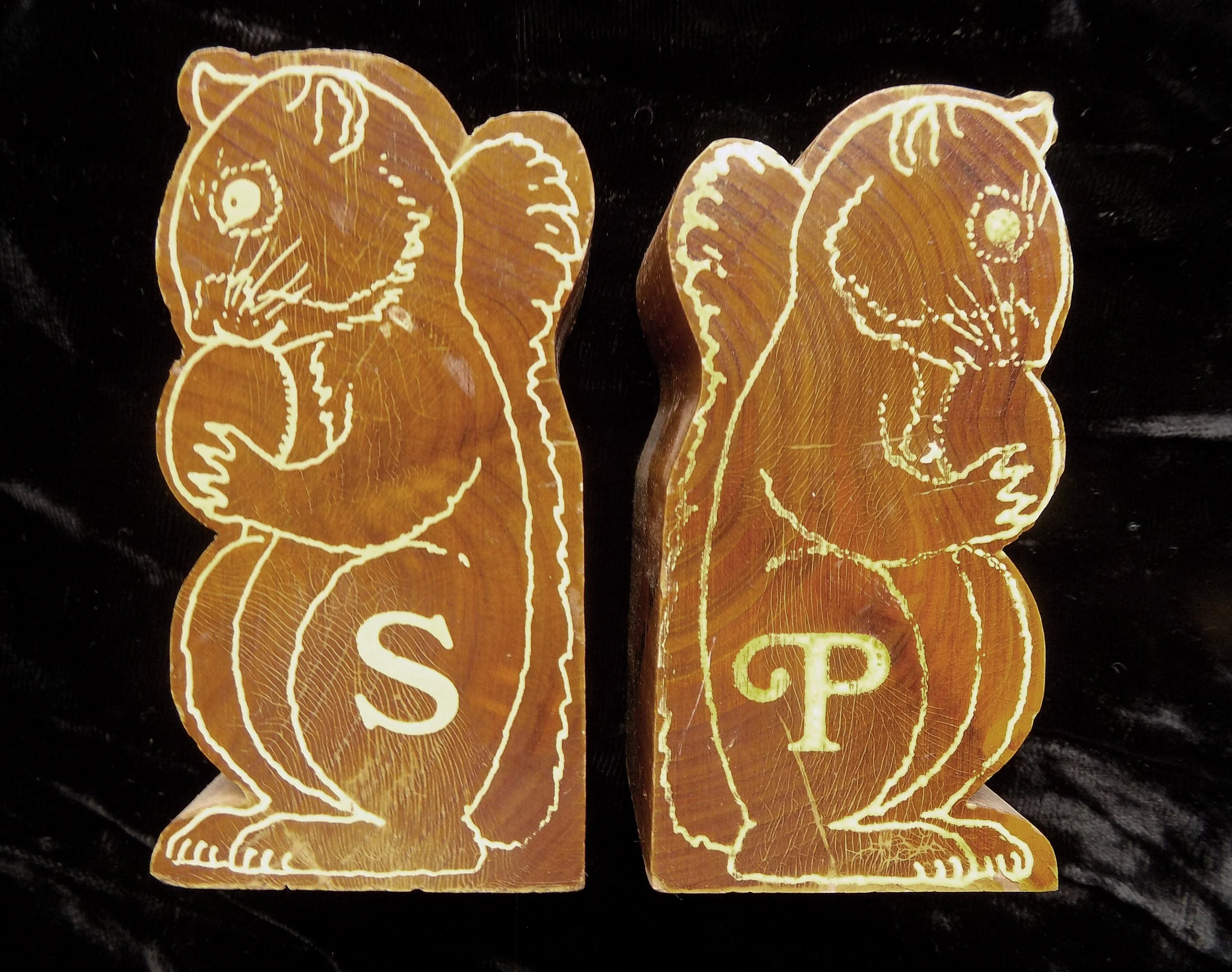 50s 60s Las Vegas Wooden Squirrel Salt and Pepper Shakers Kitchen Dining Rustic - Image 2