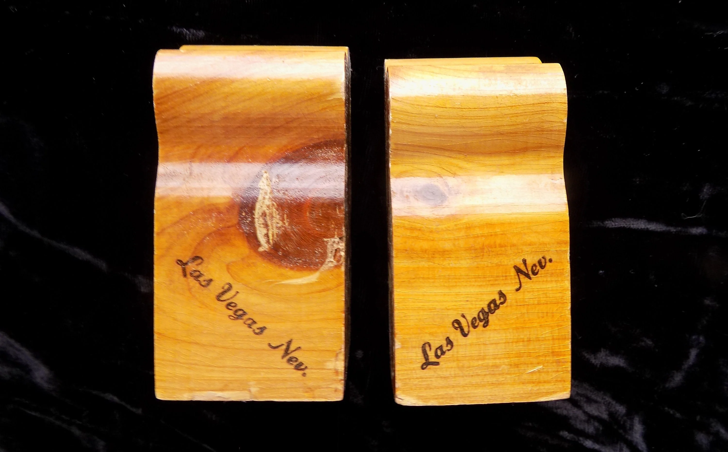 50s 60s Las Vegas Wooden Squirrel Salt and Pepper Shakers Kitchen Dining Rustic - Image 3