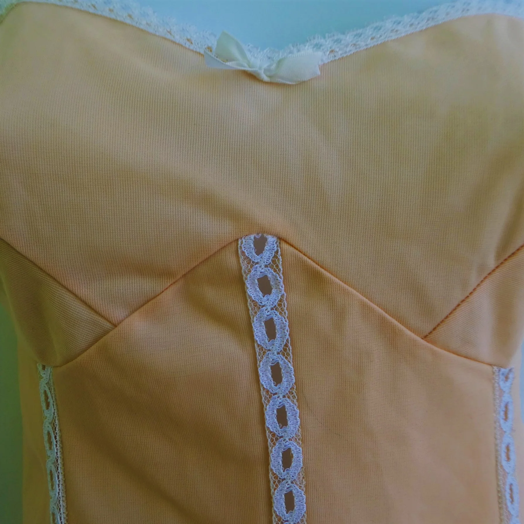 50s/60s Lingerie Nylon Slip Lace Panels Pinup Peach M - Image 3