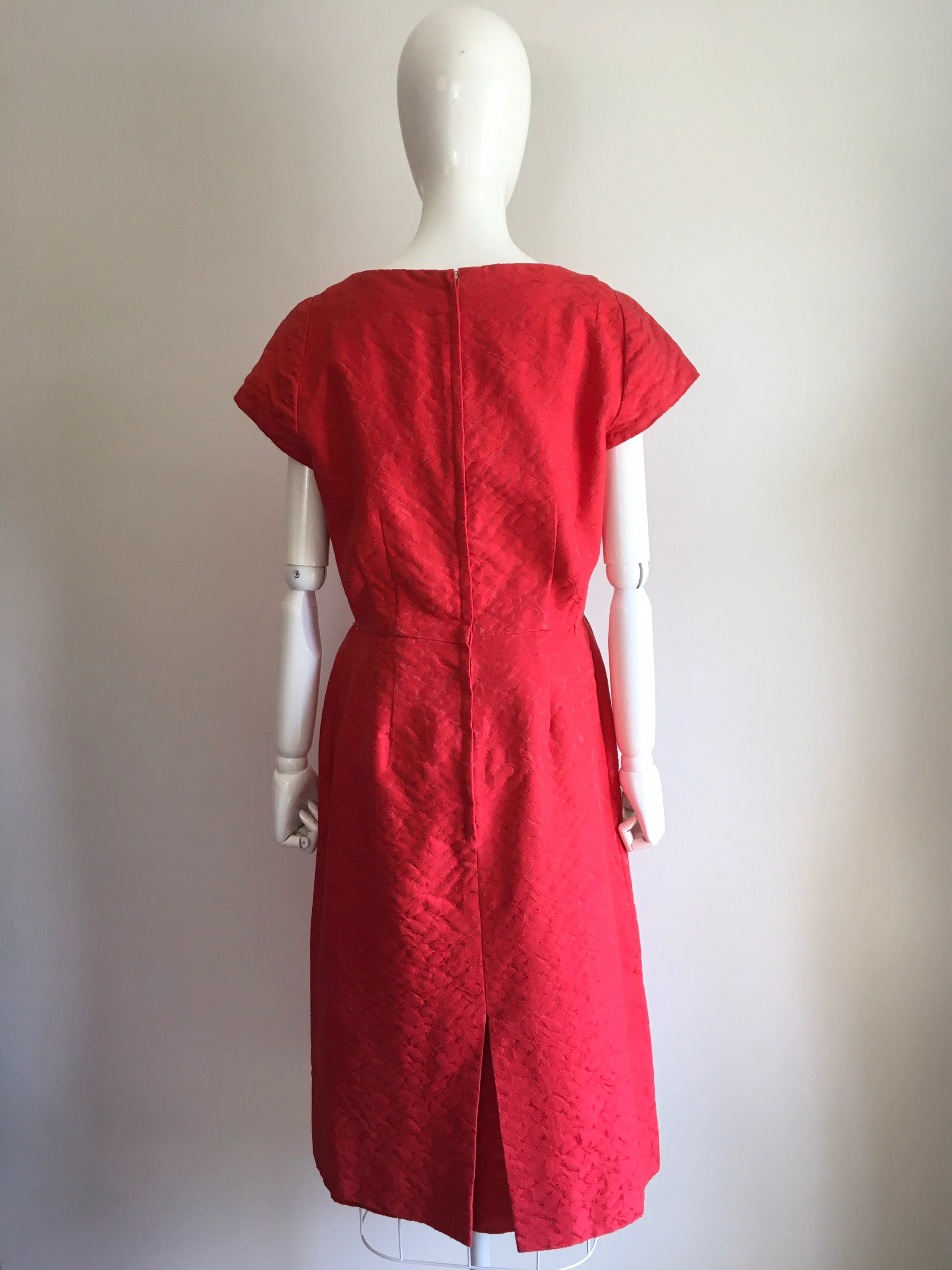 50's/60's Magenta Brocade Party Wiggle Dress - Image 2