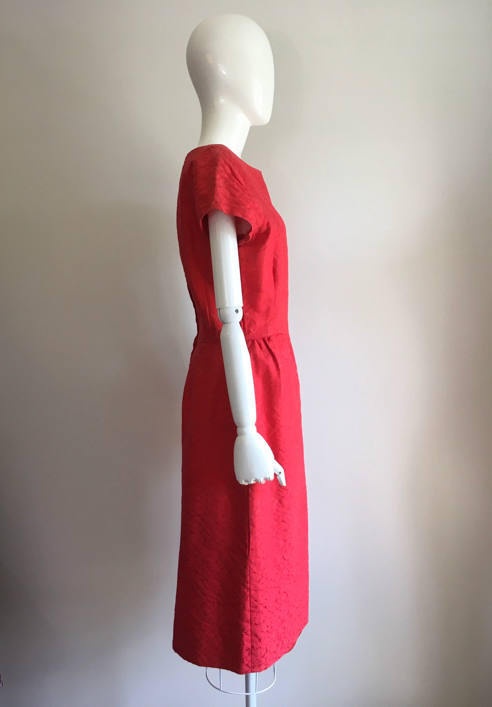 50's/60's Magenta Brocade Party Wiggle Dress - Image 3