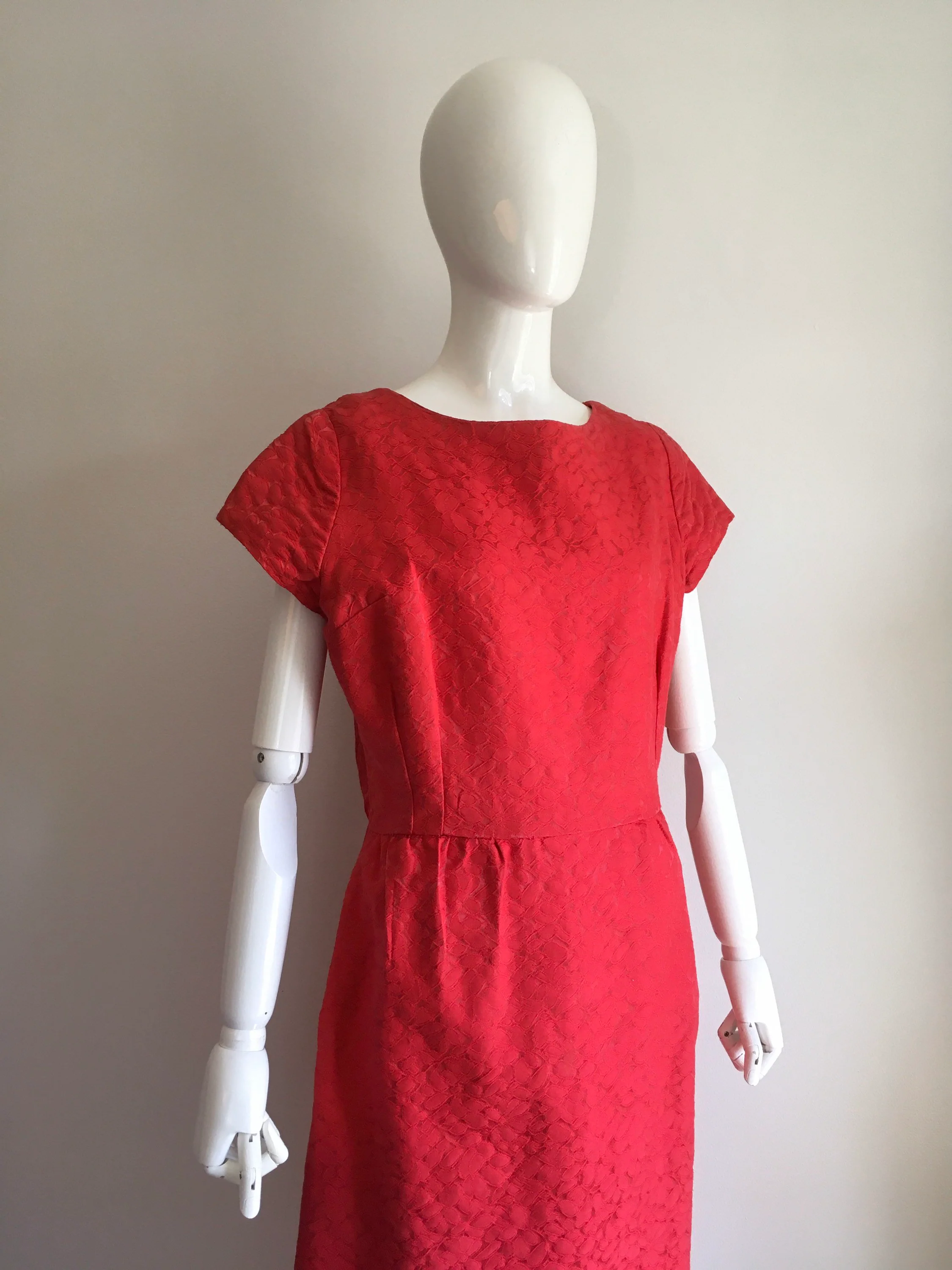 50's/60's Magenta Brocade Party Wiggle Dress - Image 4