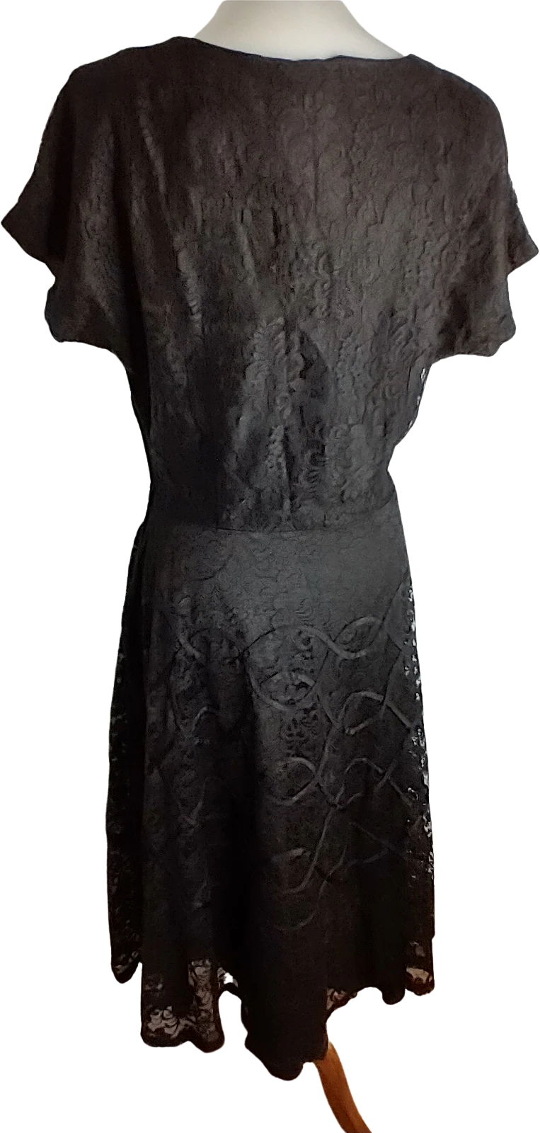 50s/60s Ornamented Lace Dress - Image 2