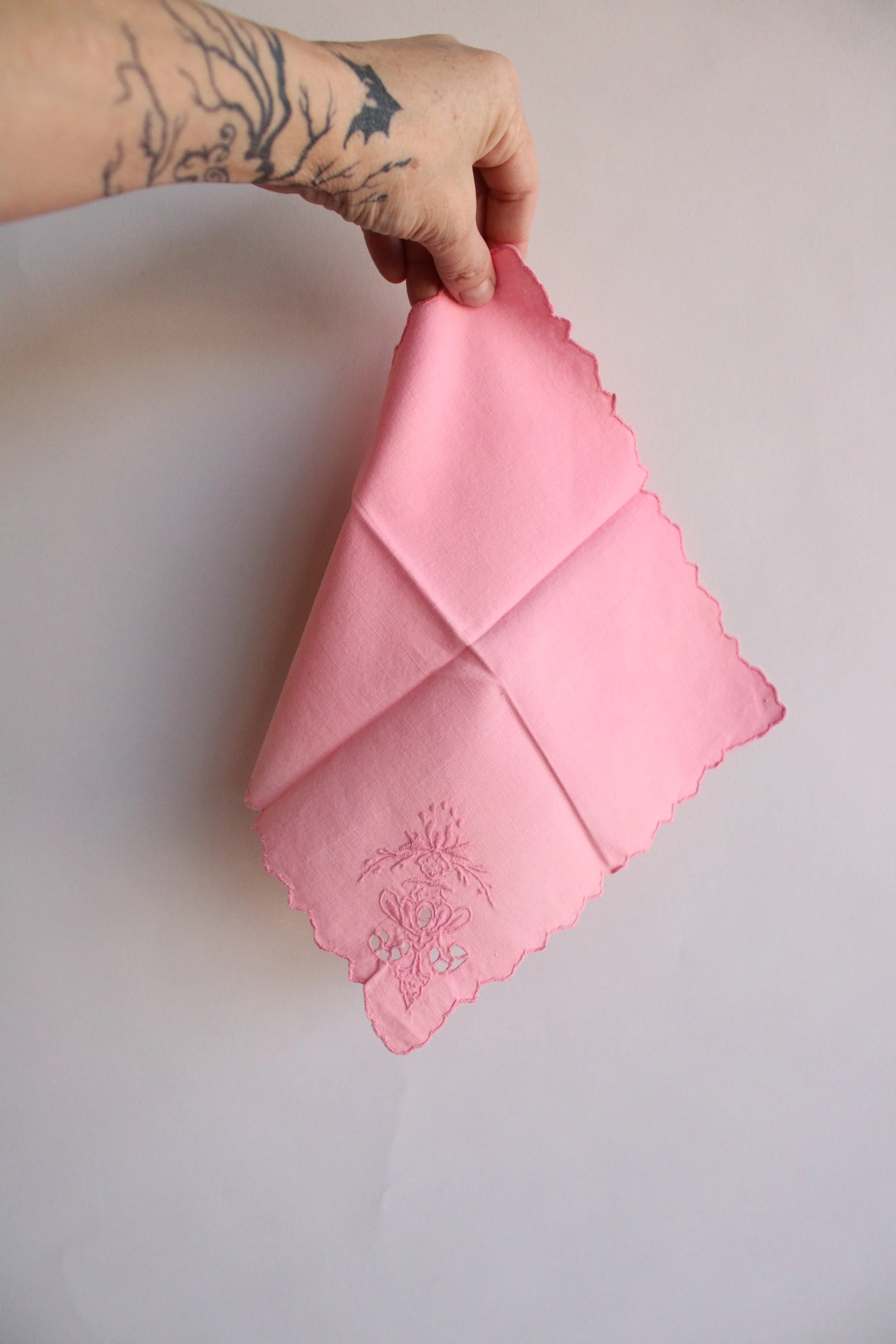 50s/60s Pink Embroidered Handkerchief With Cutwork - Image 11