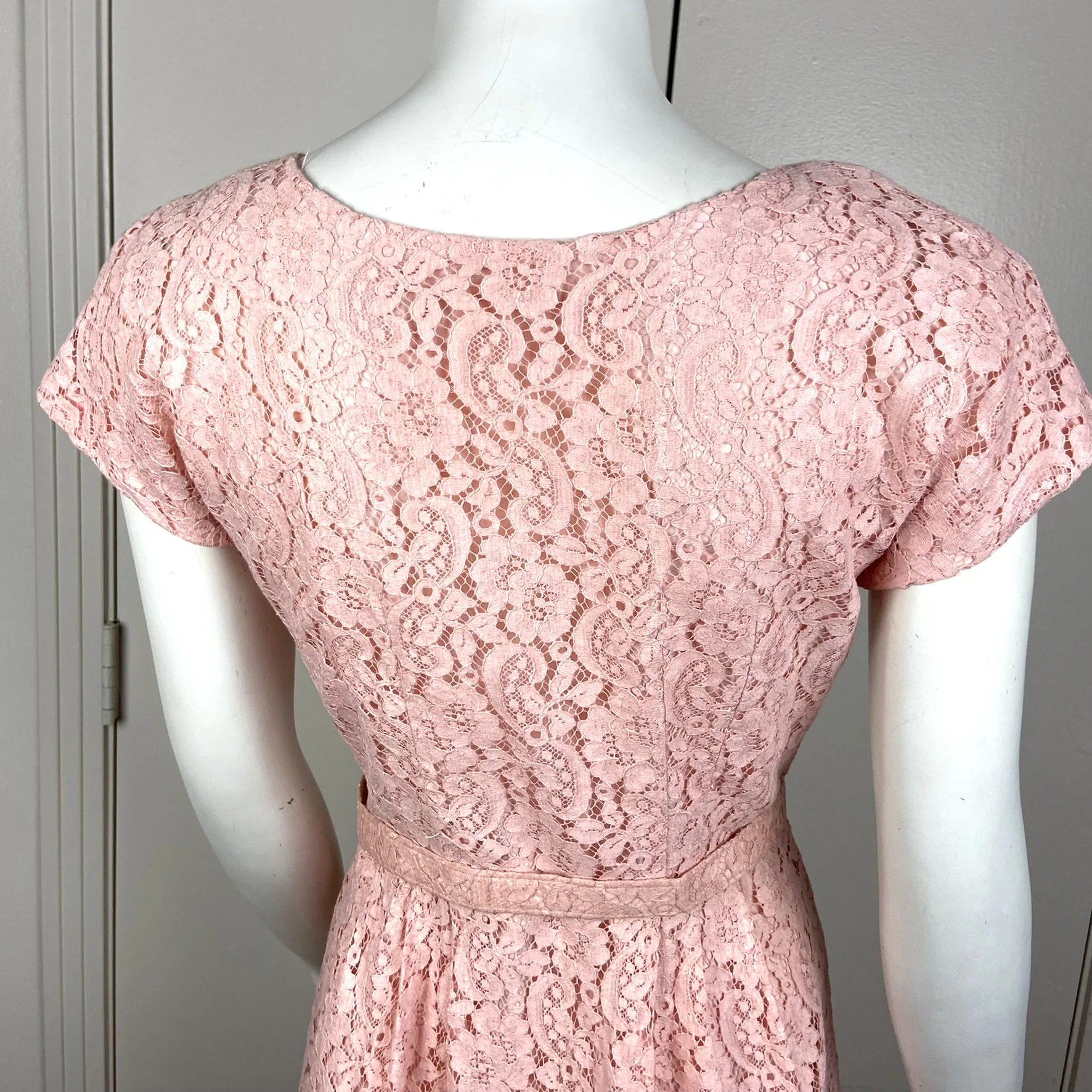 50s/60s Pink Floral Lace A-line Midi Dress - Image 5