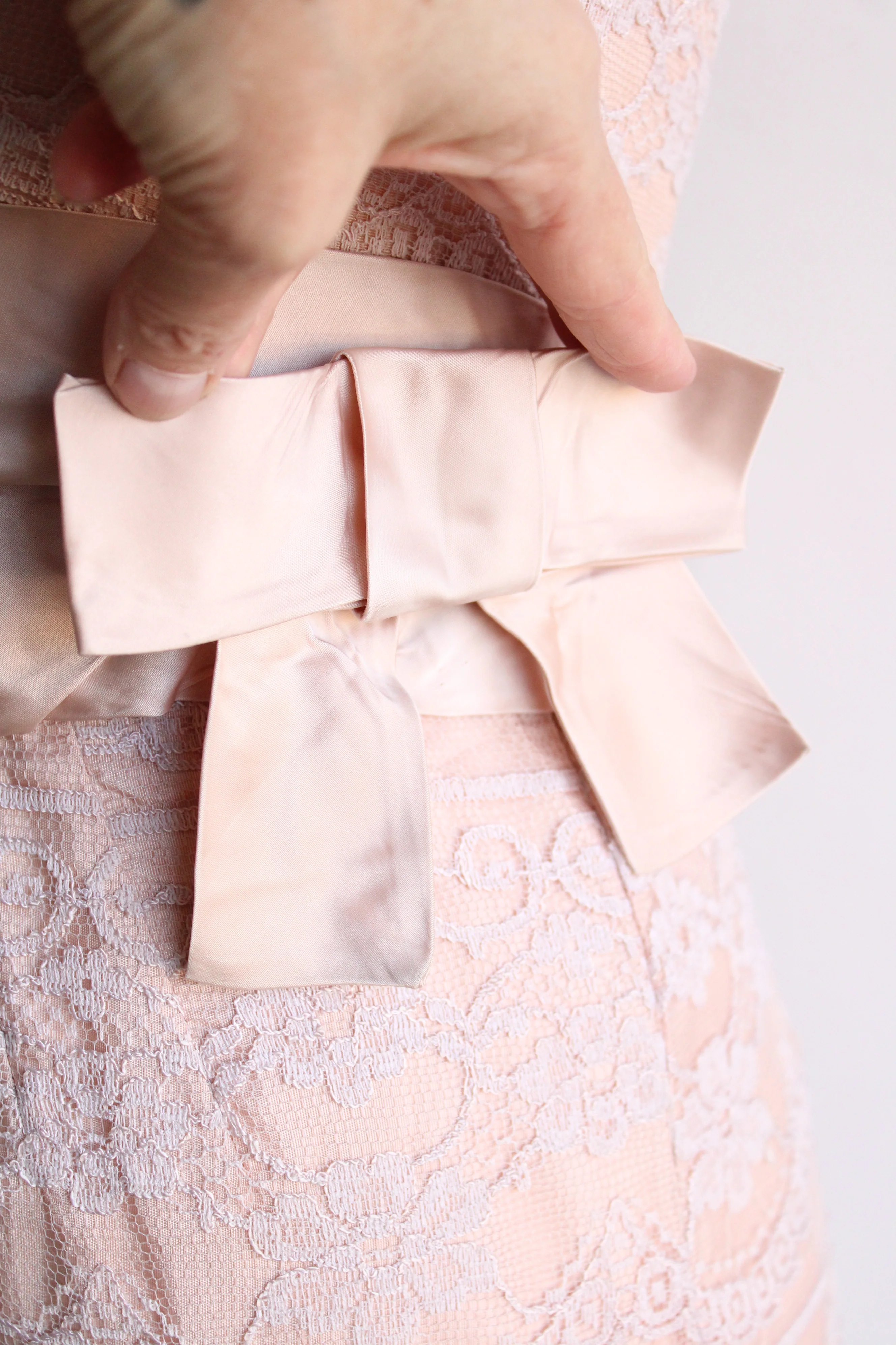 50s/60s Pink Lace Wiggle Dress By Junior Forum - Image 8
