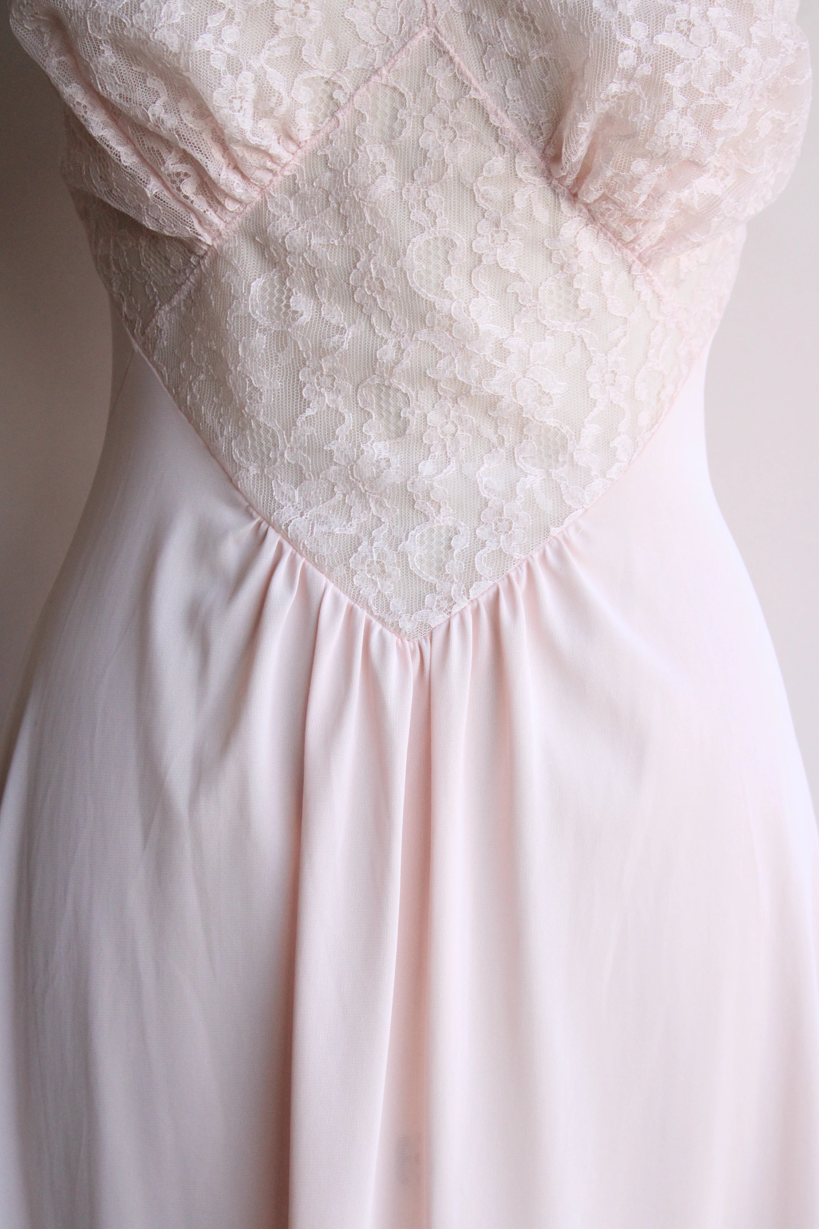 50s/60s Pink Nylon And Lace Nightgown By Vanity Fair - Image 6