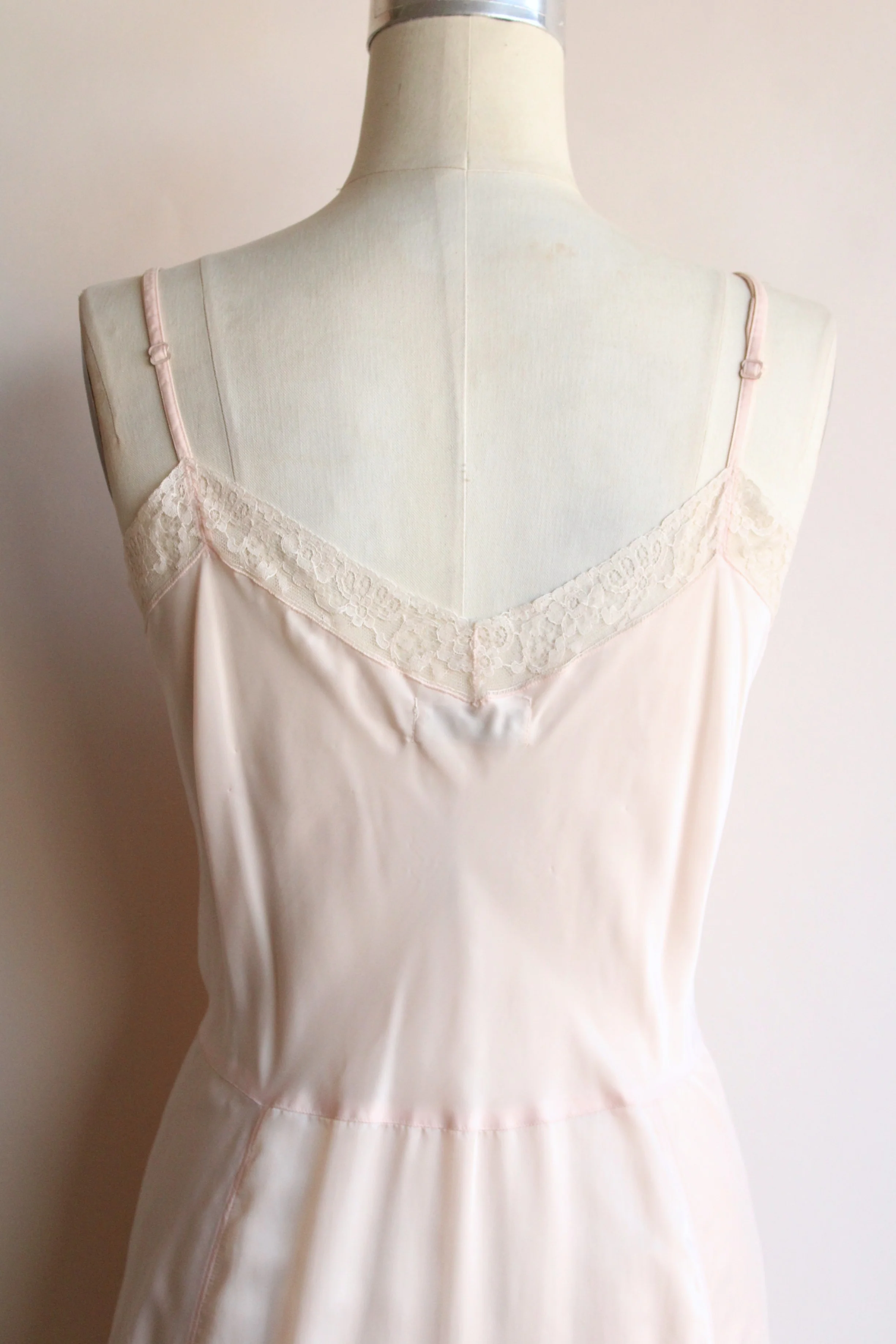 50s/60s Pink Slip With White Lace Size 40 By Barbizon - Image 8