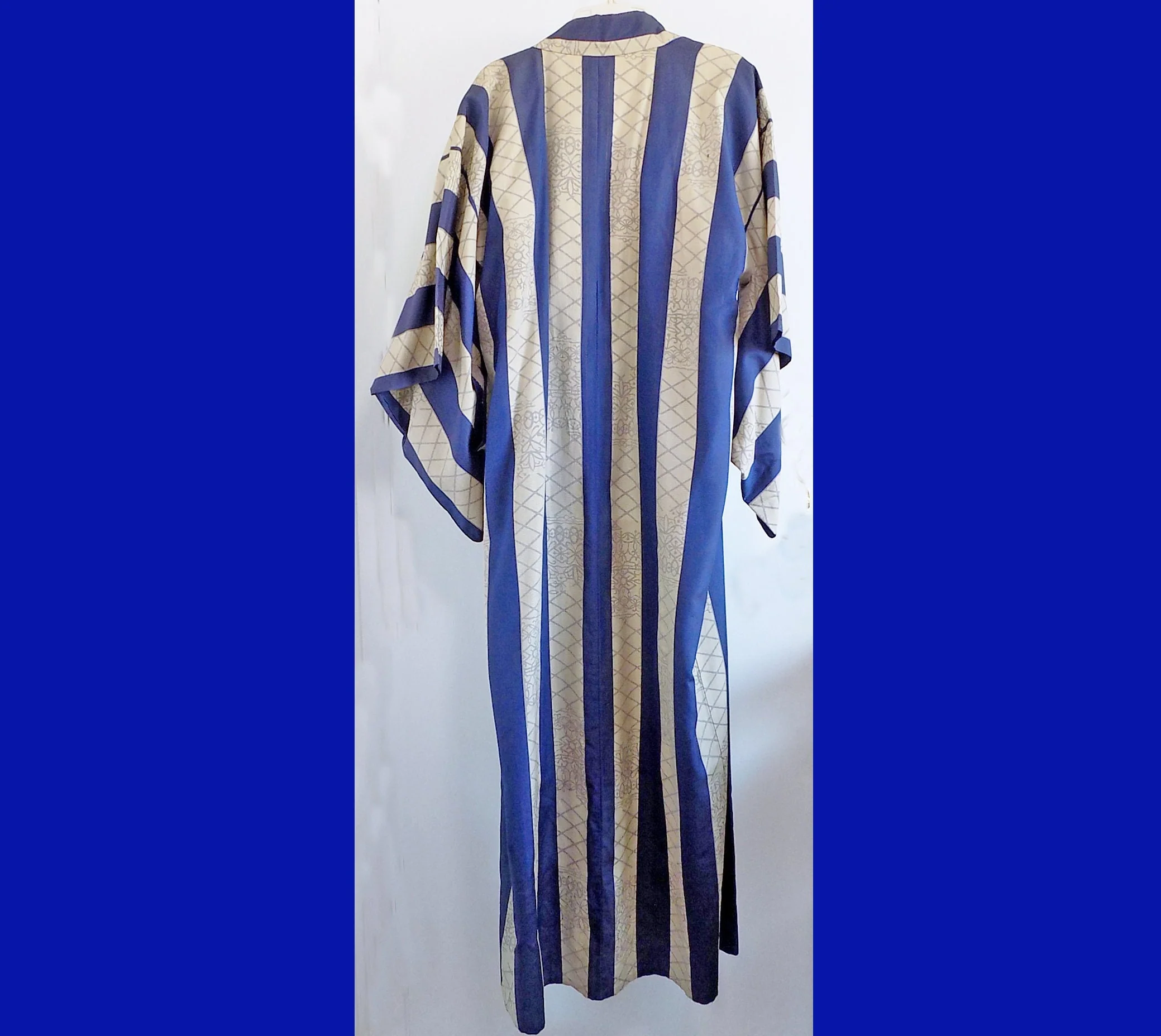 50s 60s Post War Woman's Robe Summer Navy Blue Gray No Flaws Open Sleeve Long - Image 2