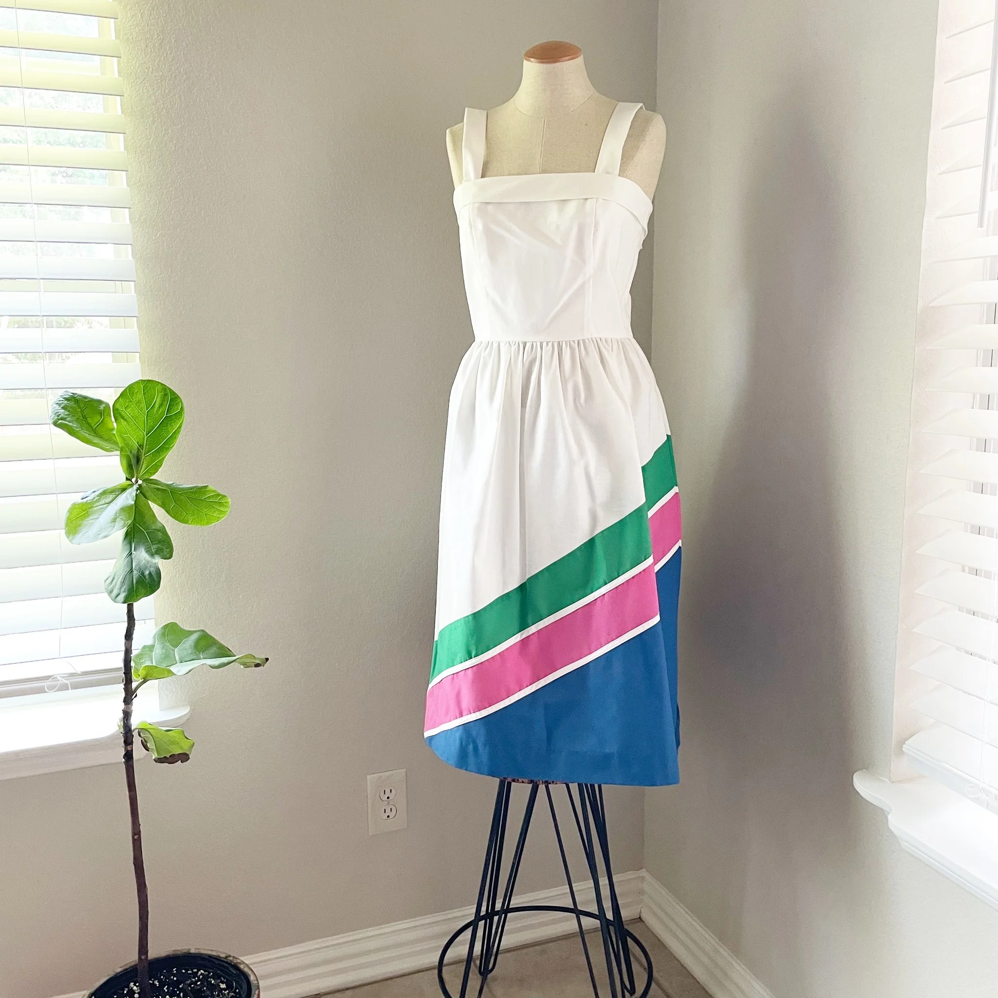 50s/60s Vintage Fit And Flare White Sundress With Pockets By Lanz Originals - Image 10