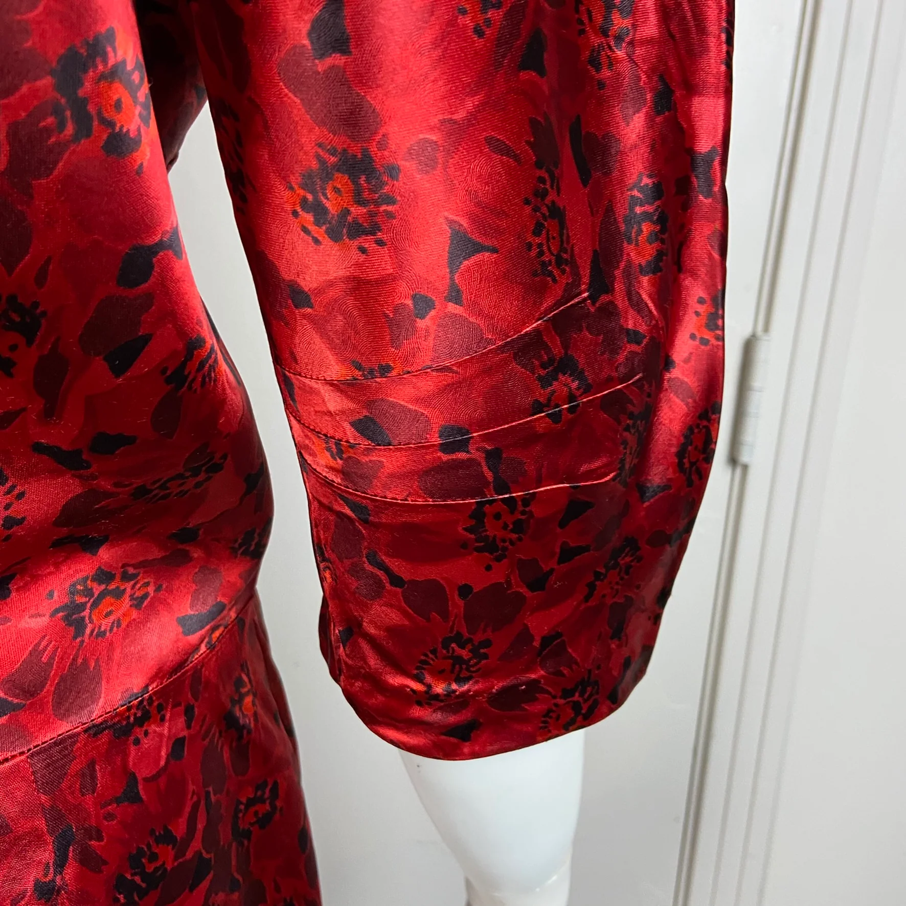 50s/60s Satin Poppy Floral Midi Wiggle Pencil Sheath Dress - Image 8