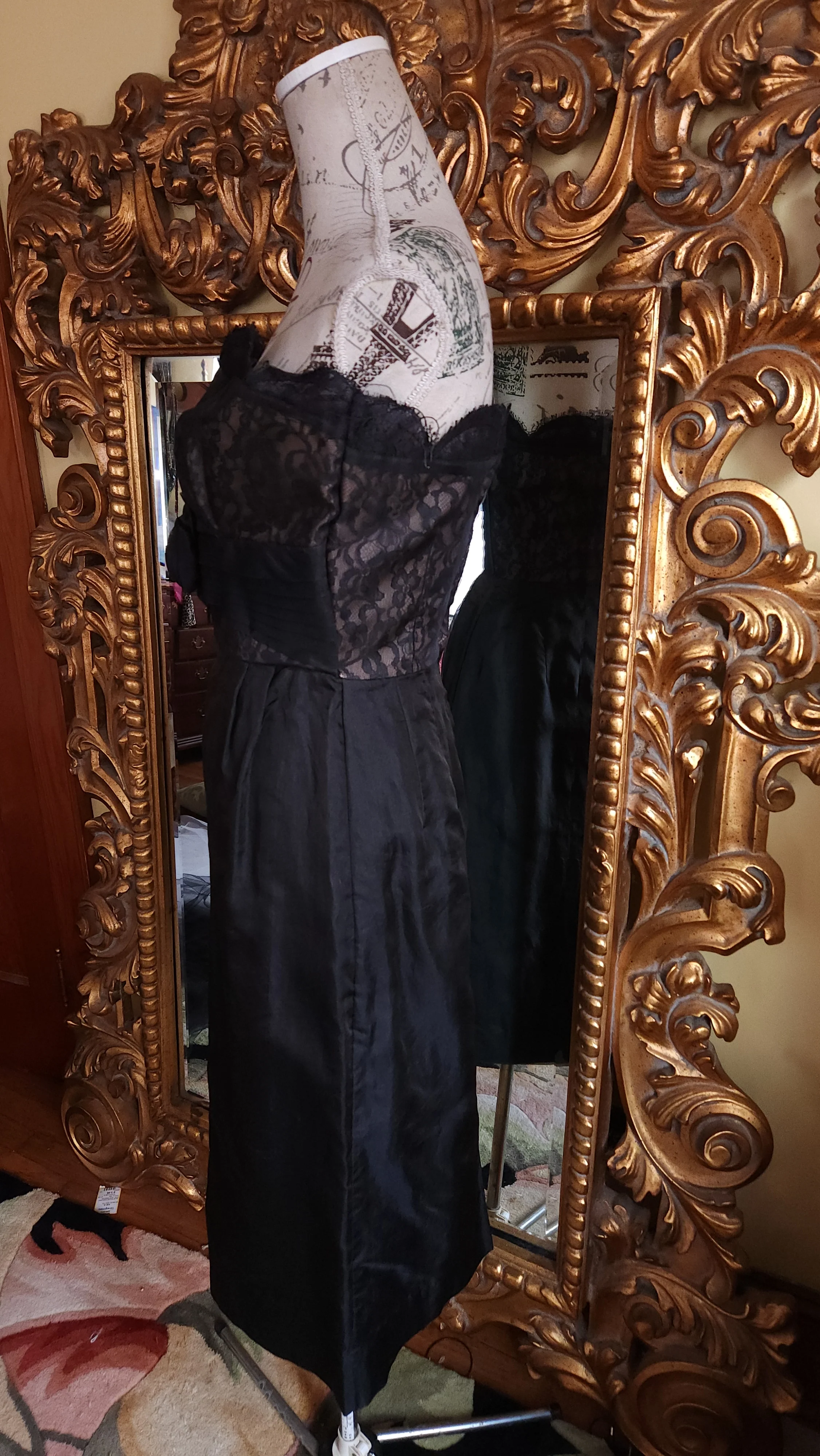 50s/60s Sexy Strapless Black Lace And Silk Cocktail Dress - Image 4