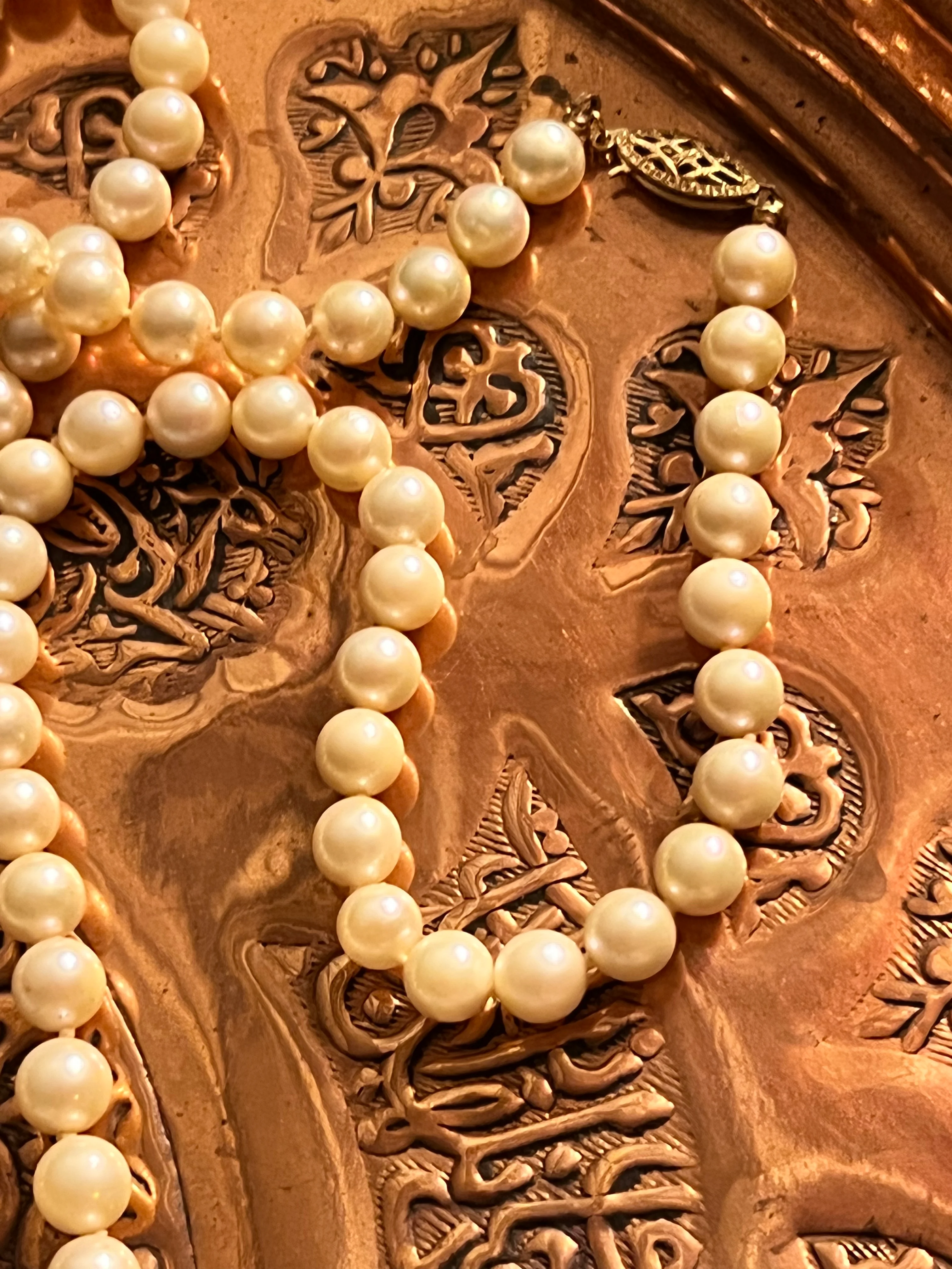 50s/60s Strand Of Salt Water With Gold Plated Clasp - Image 2