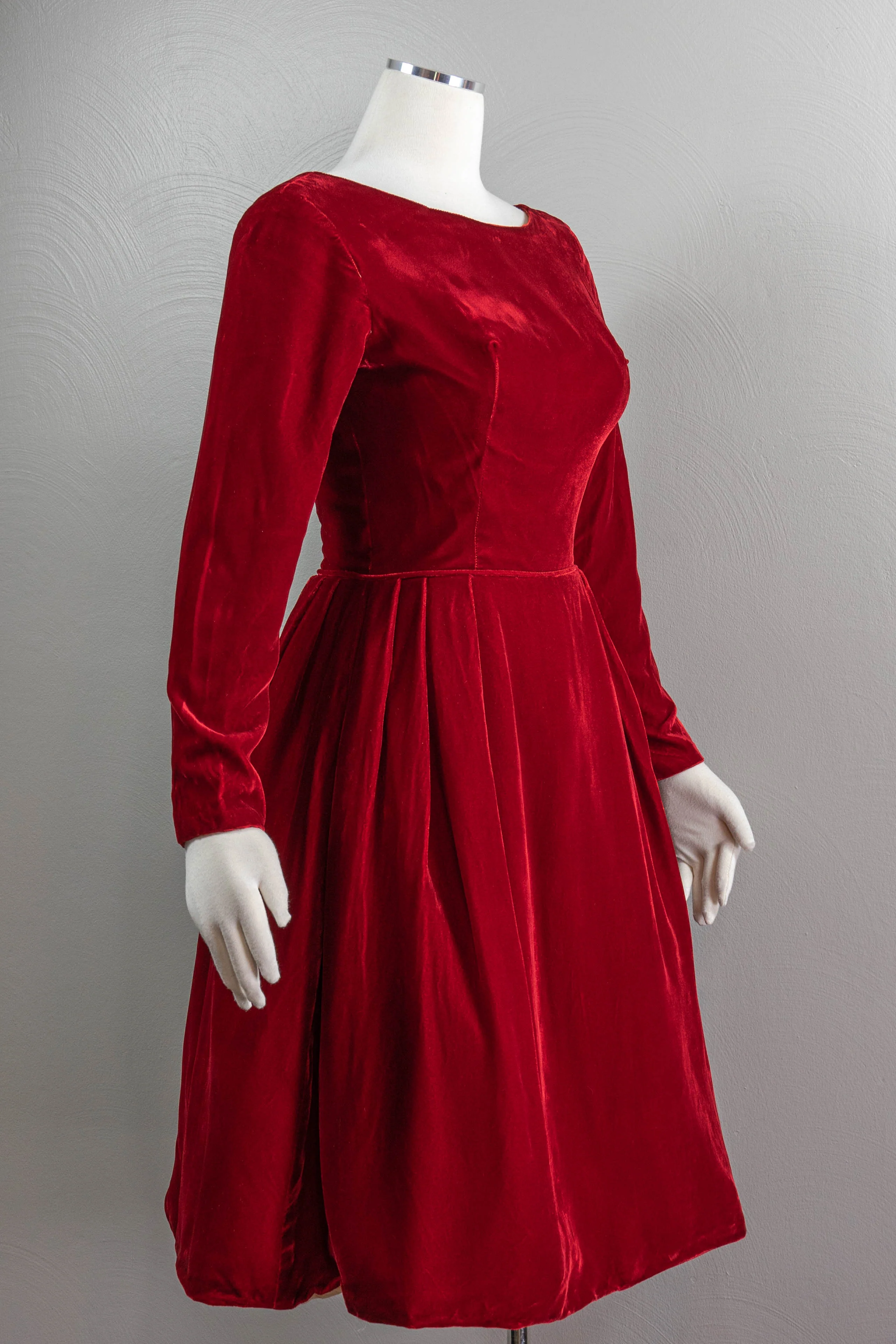 50s/60s Sumptuous Red Velvet Party Dress Full Skirt - Image 3