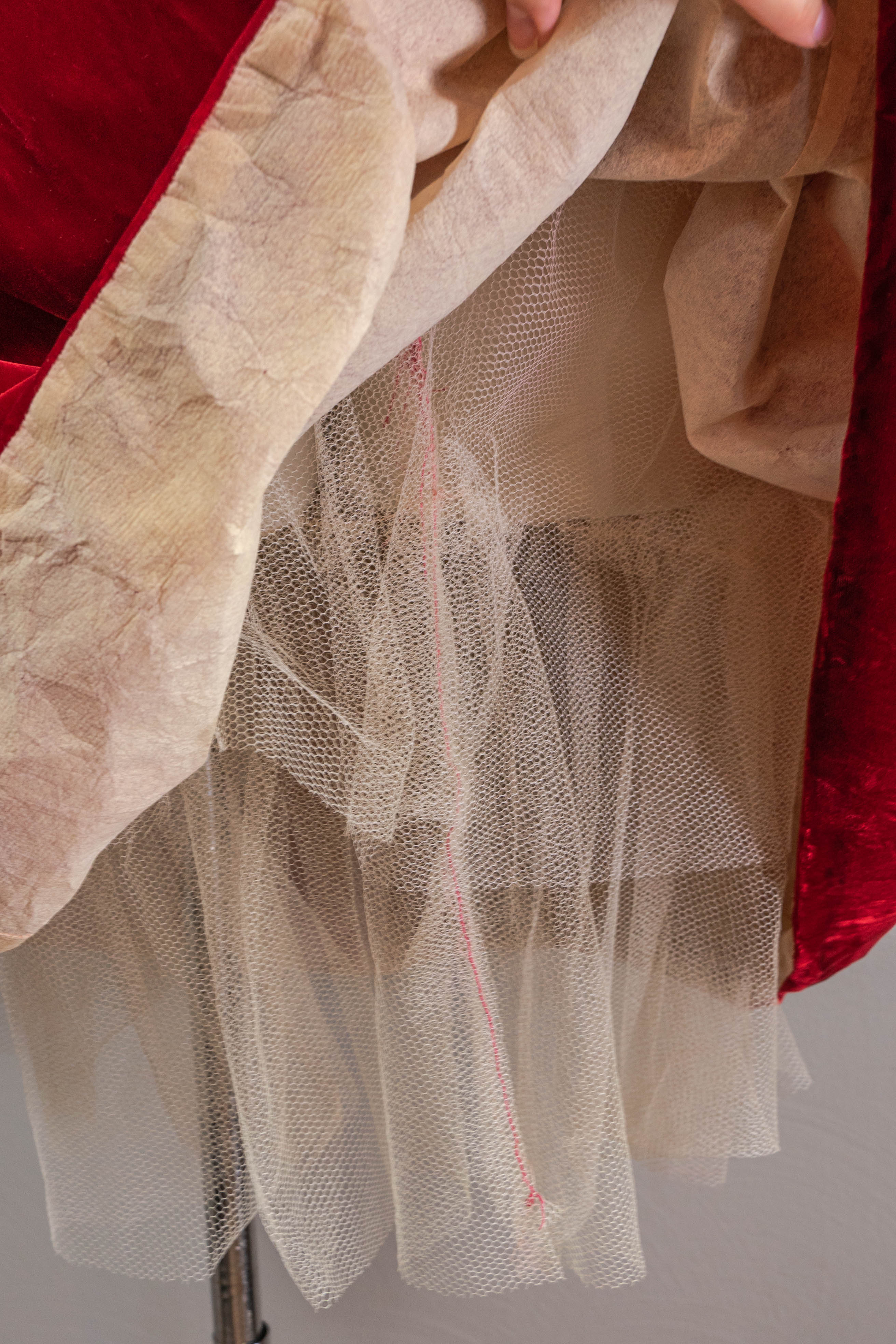 50s/60s Sumptuous Red Velvet Party Dress Full Skirt - Image 7
