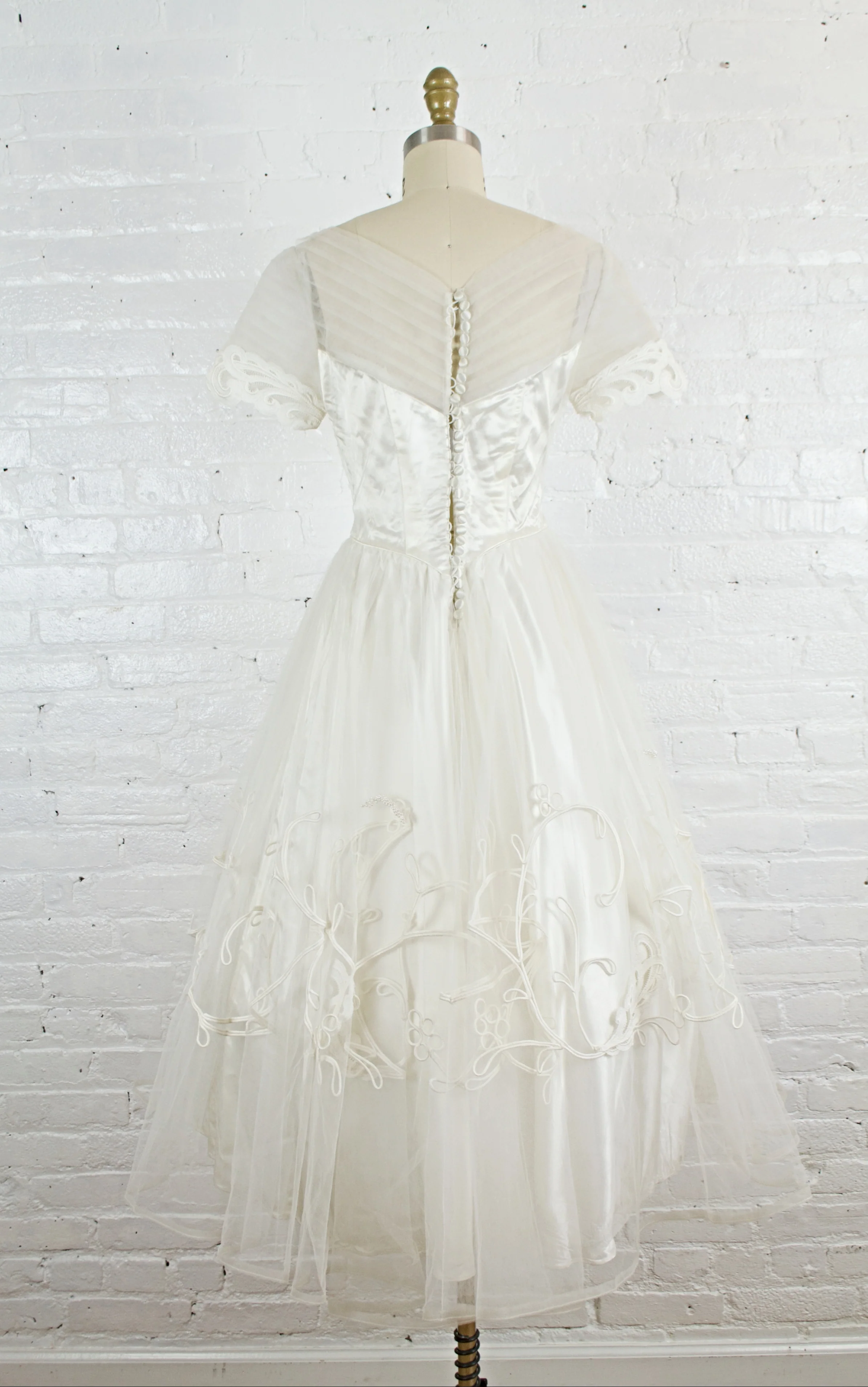 50s/60s Tea Length Tulle And Lace Wedding Dress - Image 3