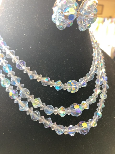 50s/60s Three Strand Crystal/glass Necklace Set - Image 4