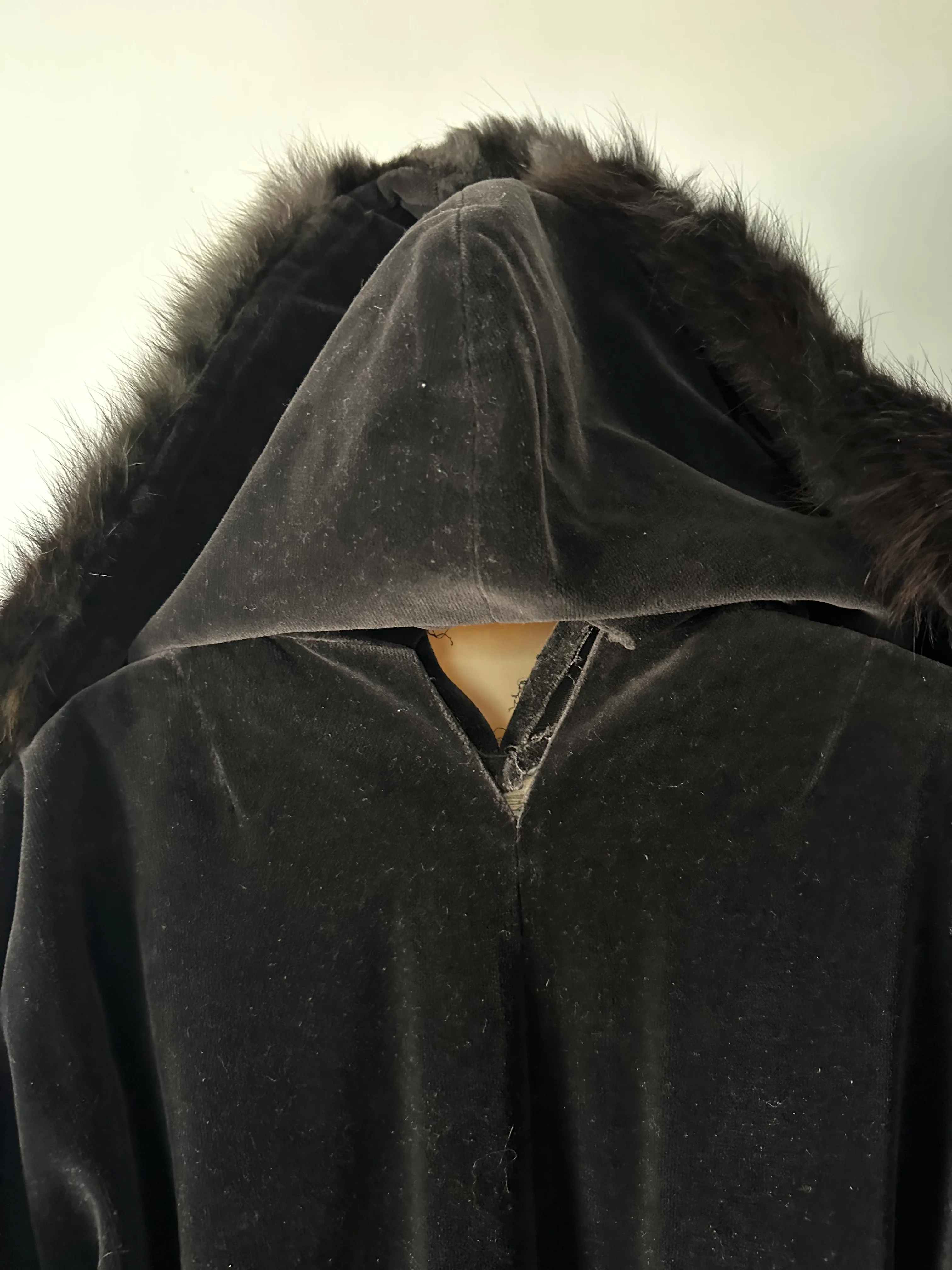50s/60s Velvet And Fur Hooded Coat - Image 5