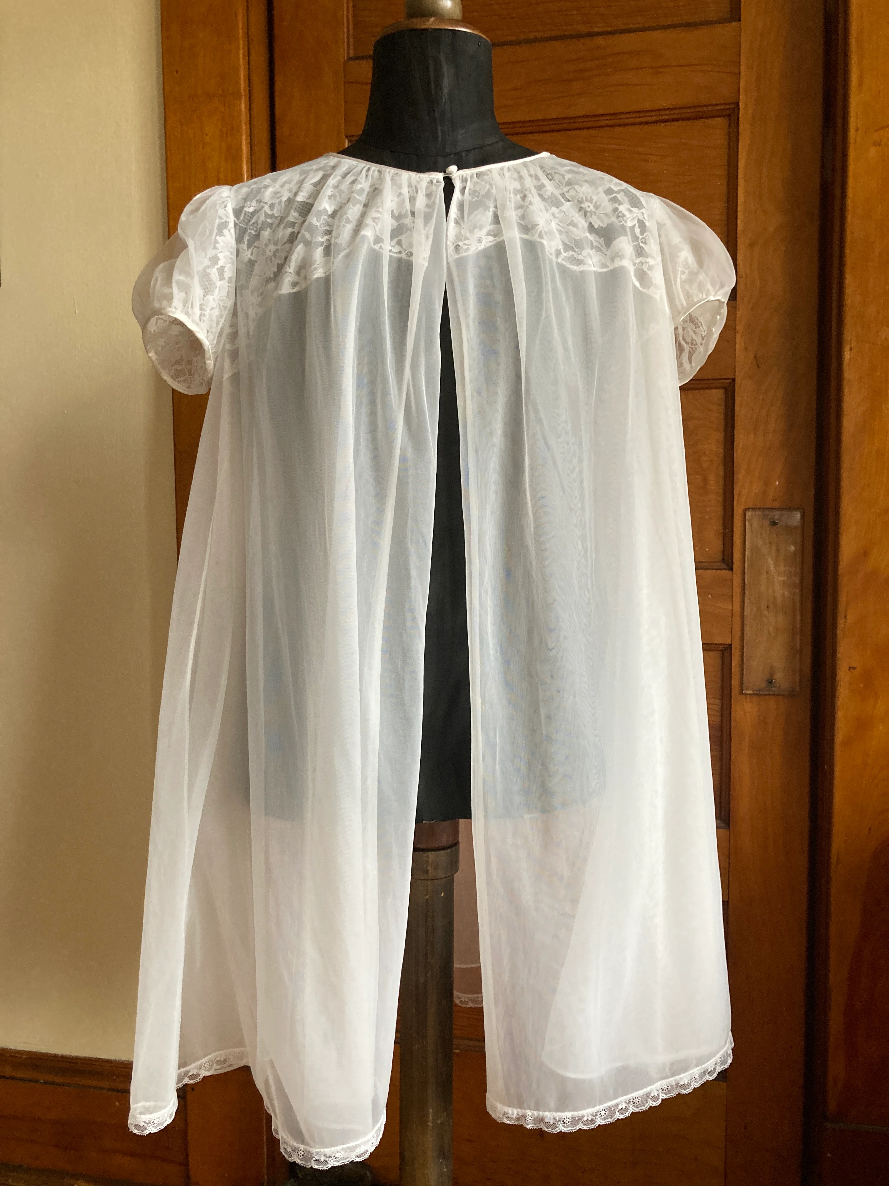 50s/60s White Babydoll Gauzy Lace Slip And Robe Set By Vanity Fair - Image 4