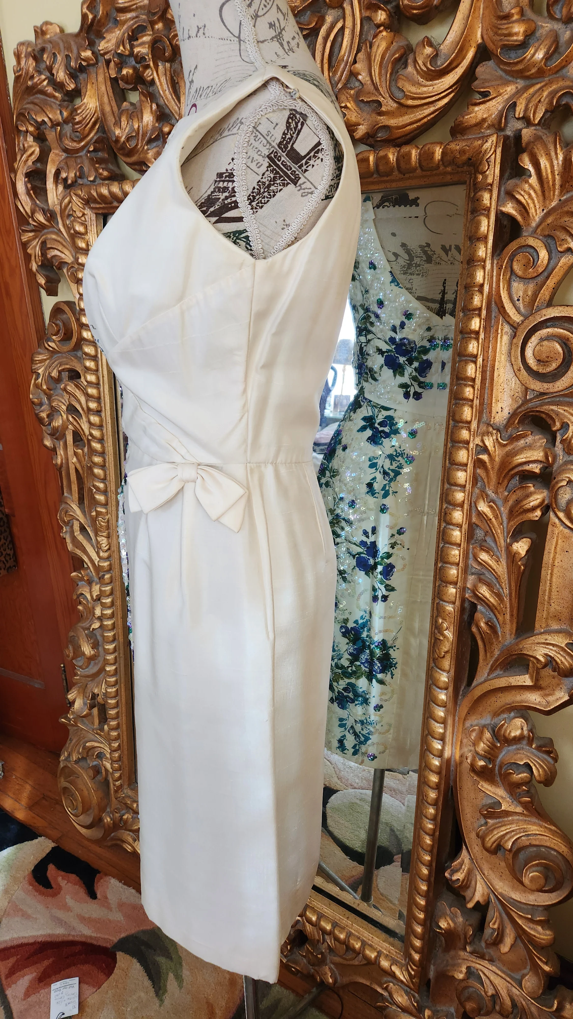 50s/60s White Silk With Sequin Floral Wiggle Dress - Image 7
