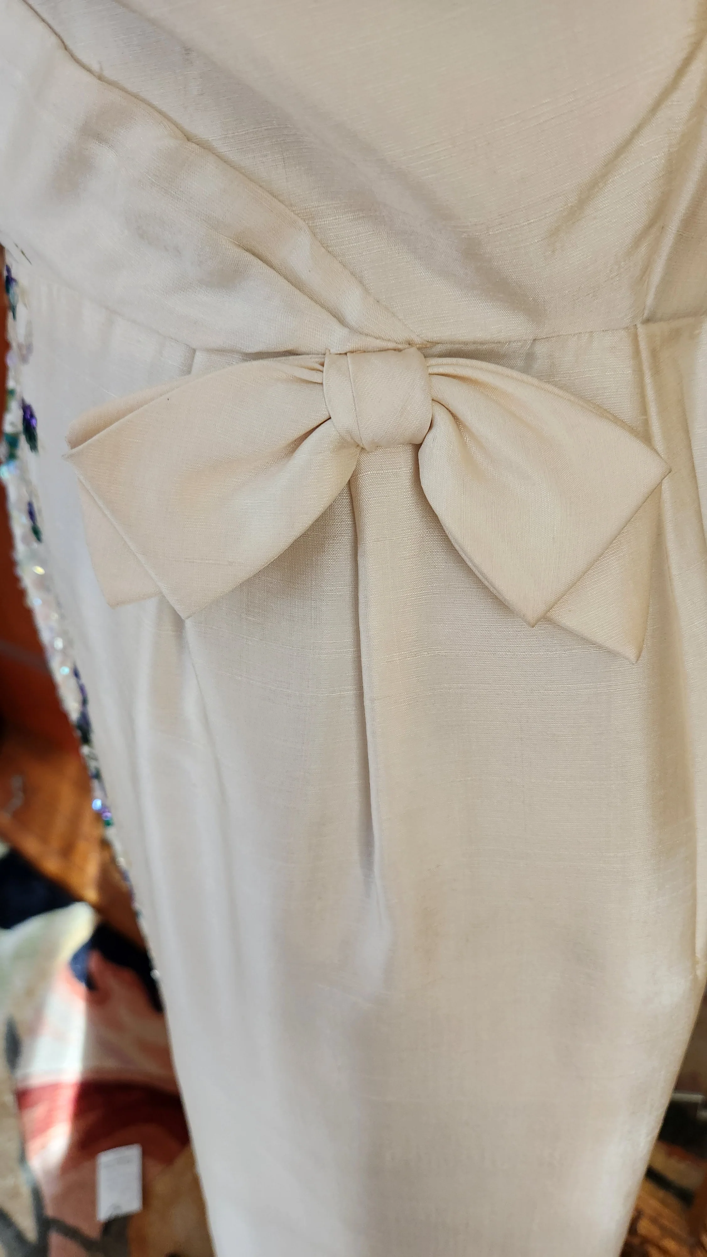 50s/60s White Silk With Sequin Floral Wiggle Dress - Image 9
