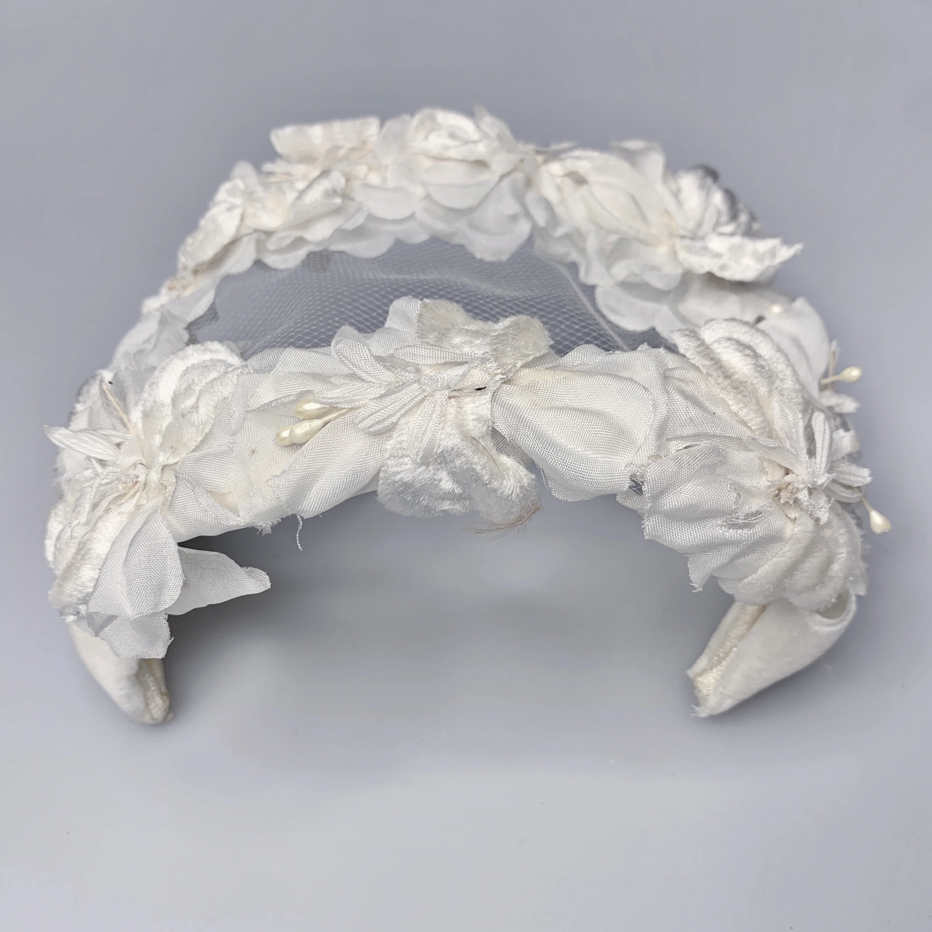 50s/60s White Velvet Flower Wedding Juliette Headband Hat - Image 8