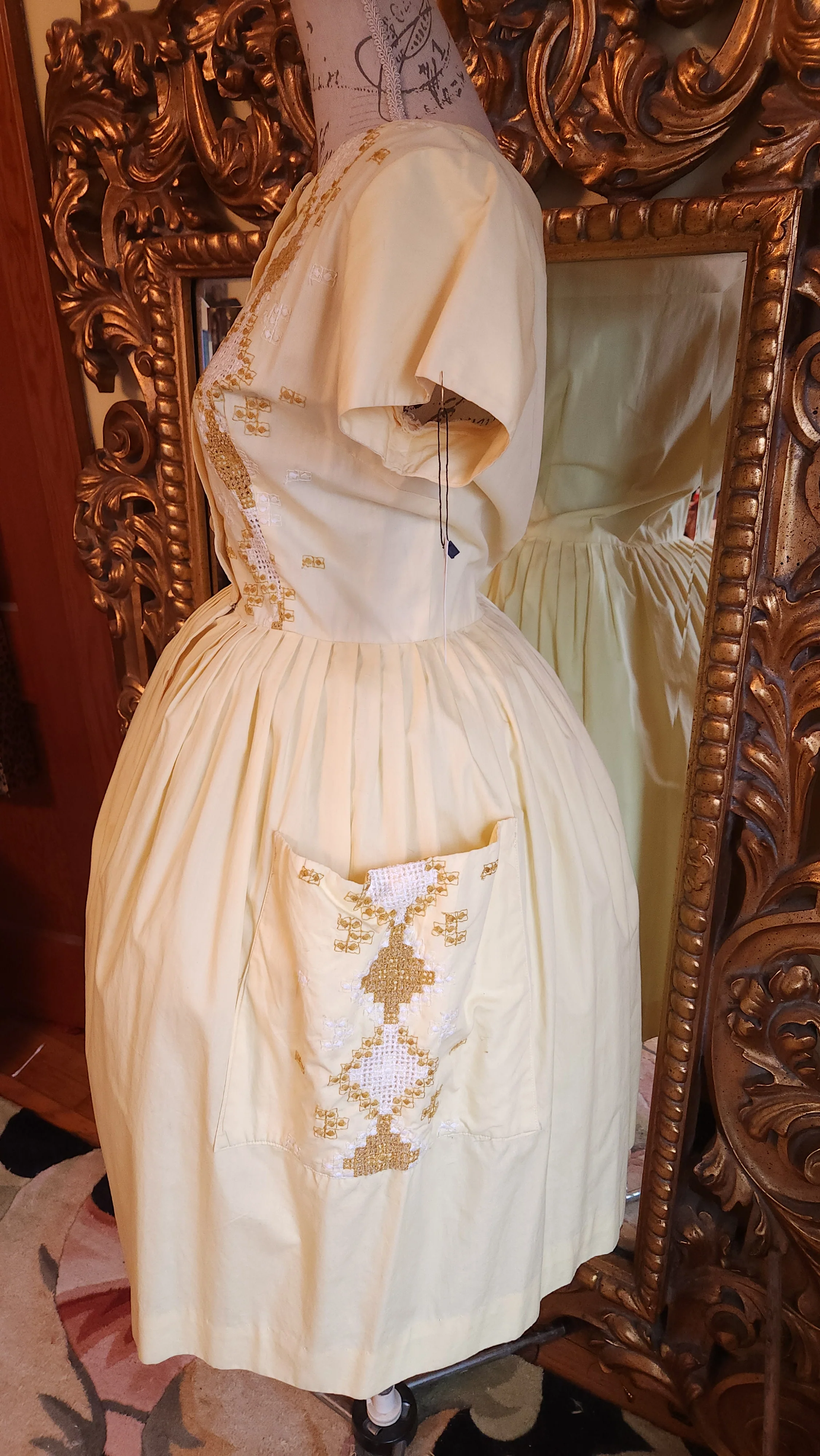 50s/60s Yellow Cotton Embroidered Shirtwaist Day Dress - Image 3