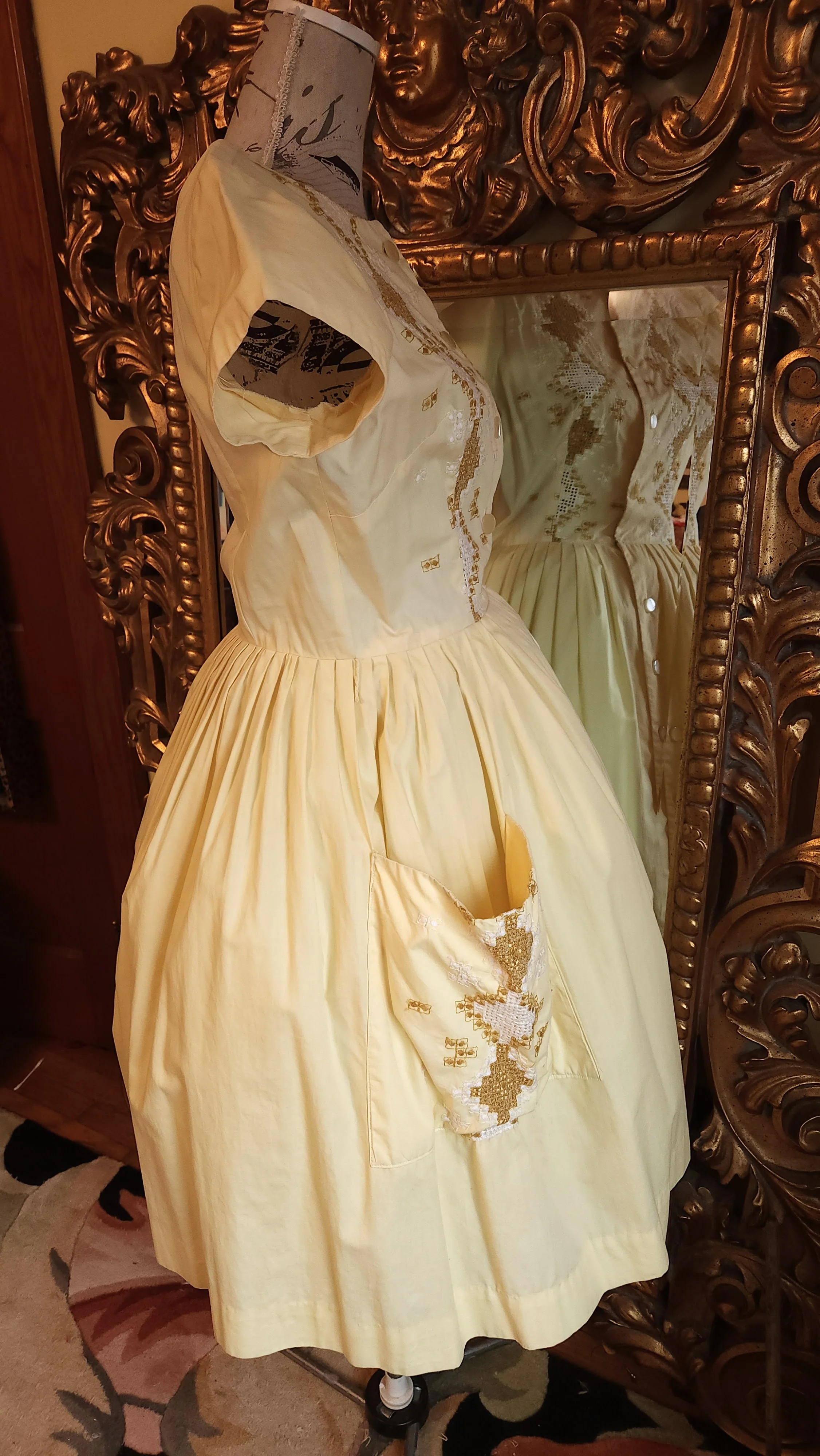 50s/60s Yellow Cotton Embroidered Shirtwaist Day Dress - Image 4