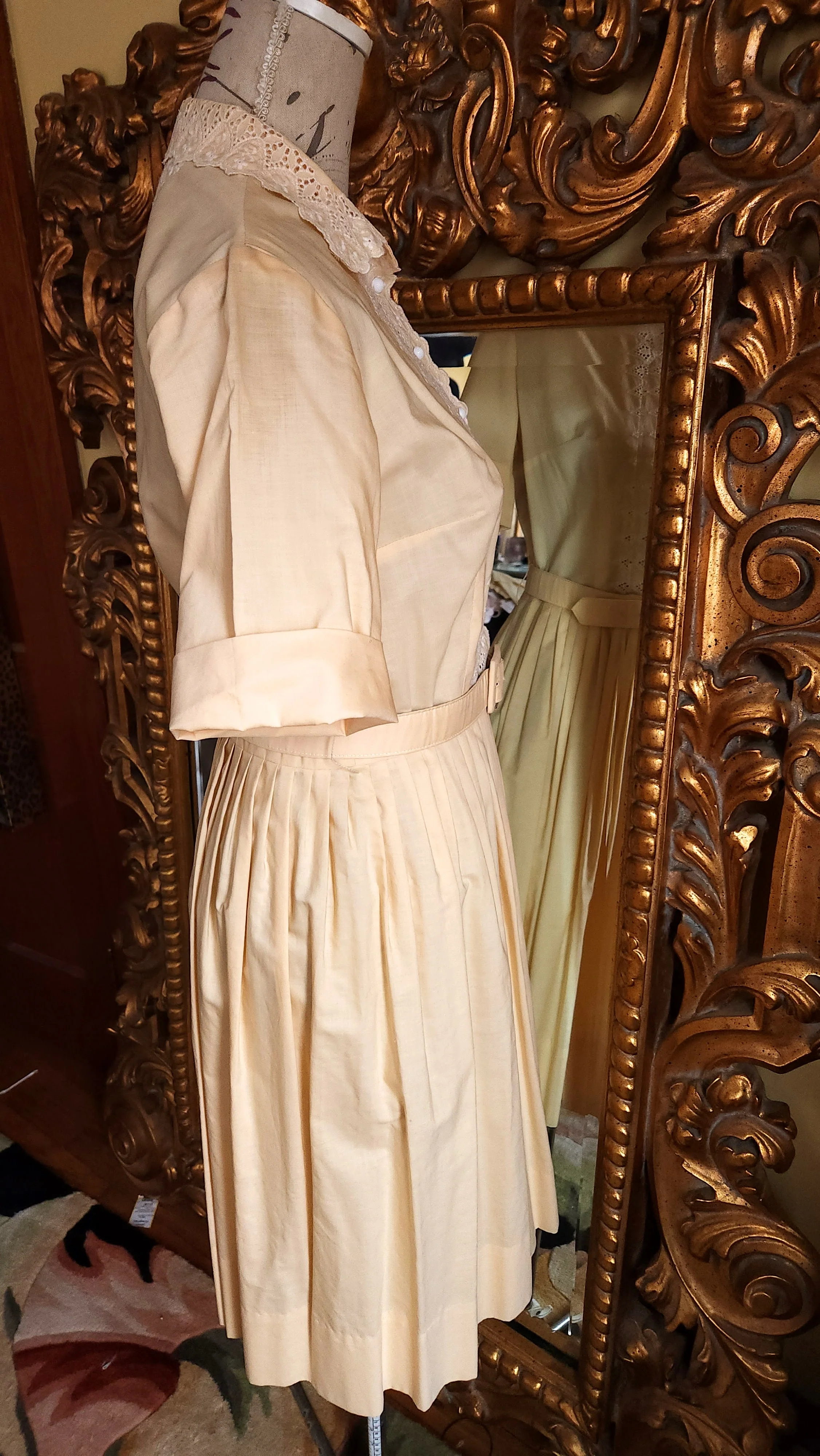 50s/60s Yellow Eyelet Pleated Shirtwaist Dress - Image 4
