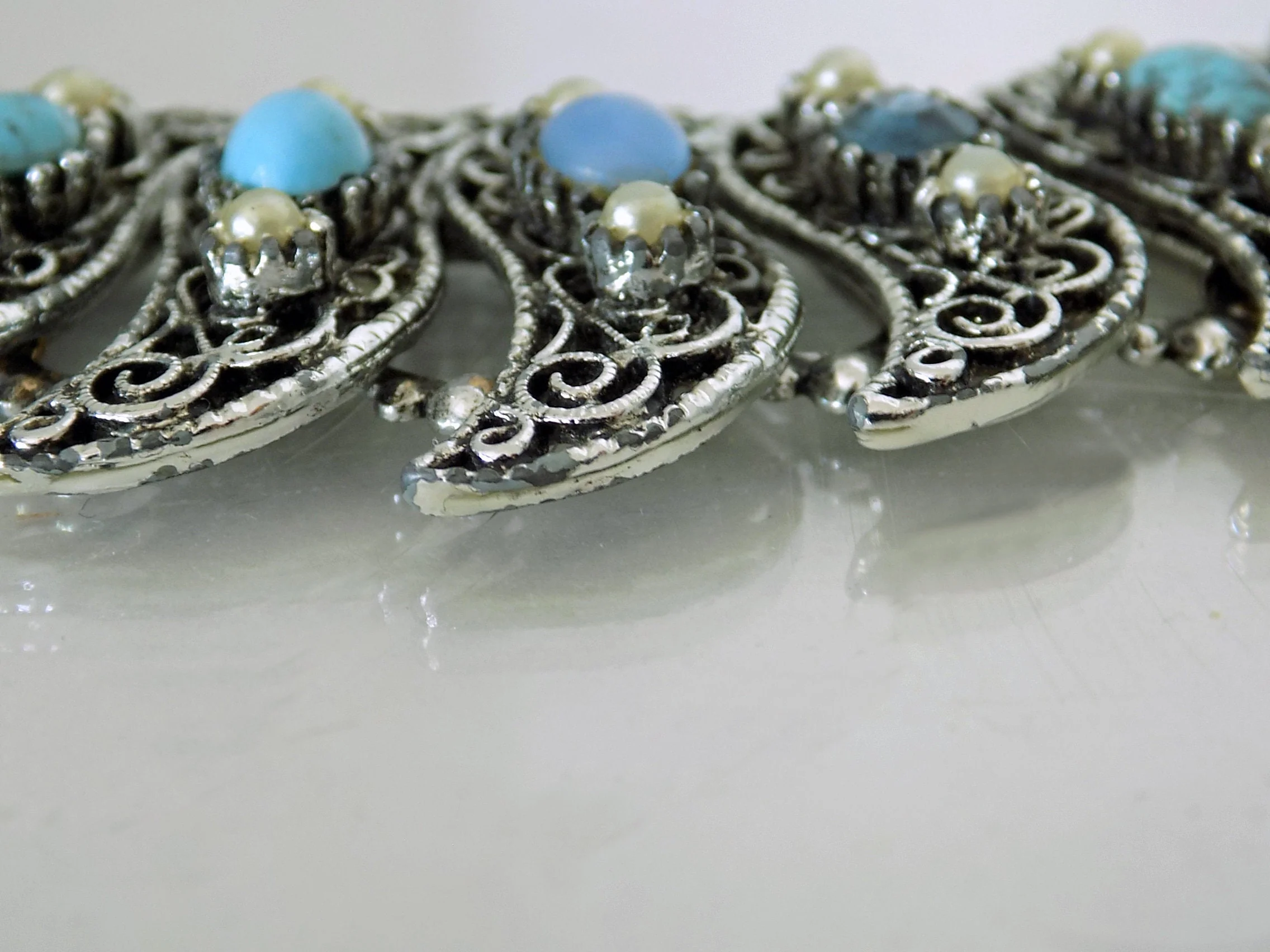 50s 670s Wide Link Bracelet In Silver Tone Metal Plastic "stones" and Artificial Pearls. Romantic Spanish Blue Unsigned - Image 5