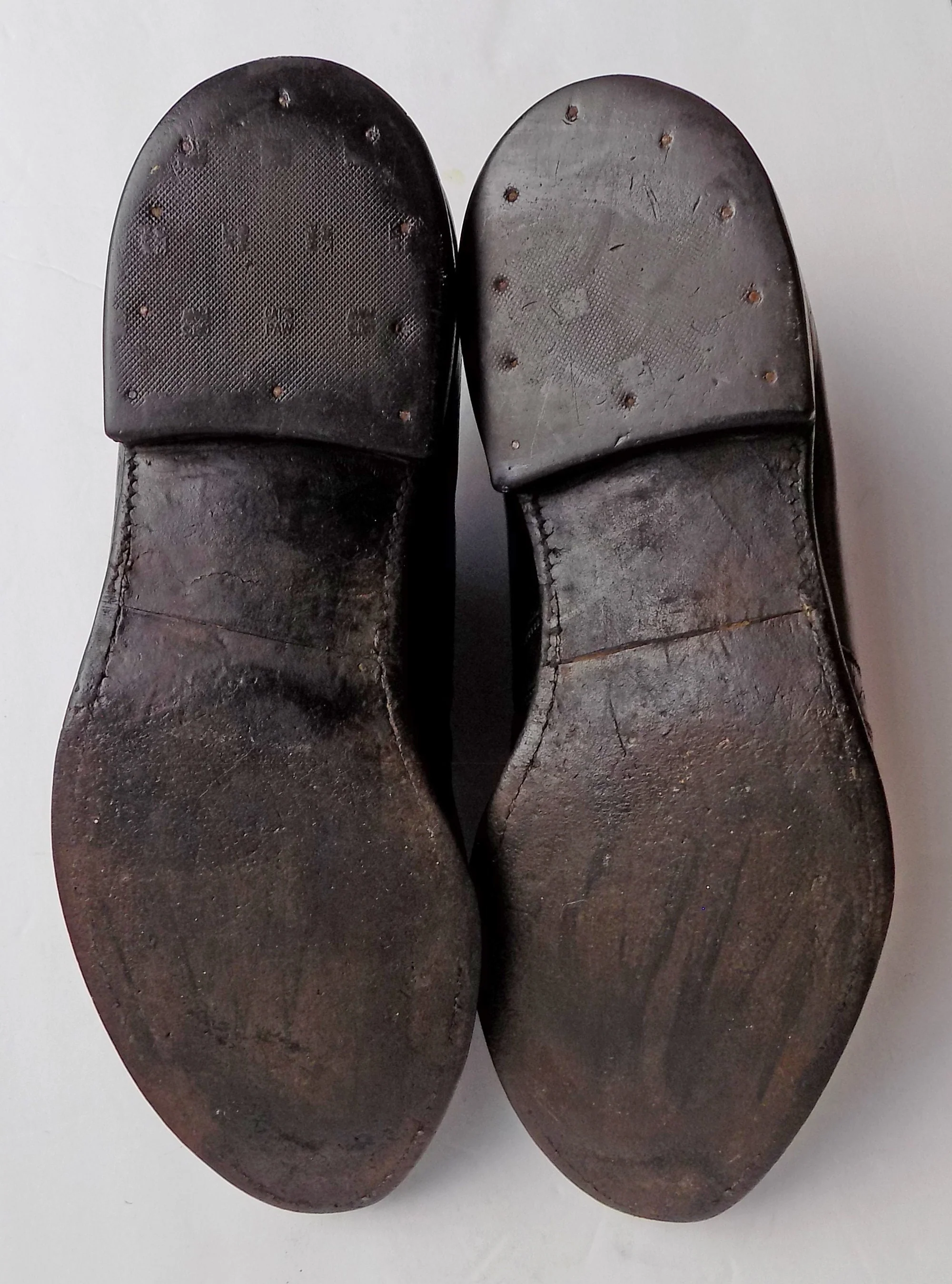 50s 70s Nunn Bush Wingtip Slip Ons Black Leather Loafers Elastic Pointy Shoes Winklepickers - Image 4